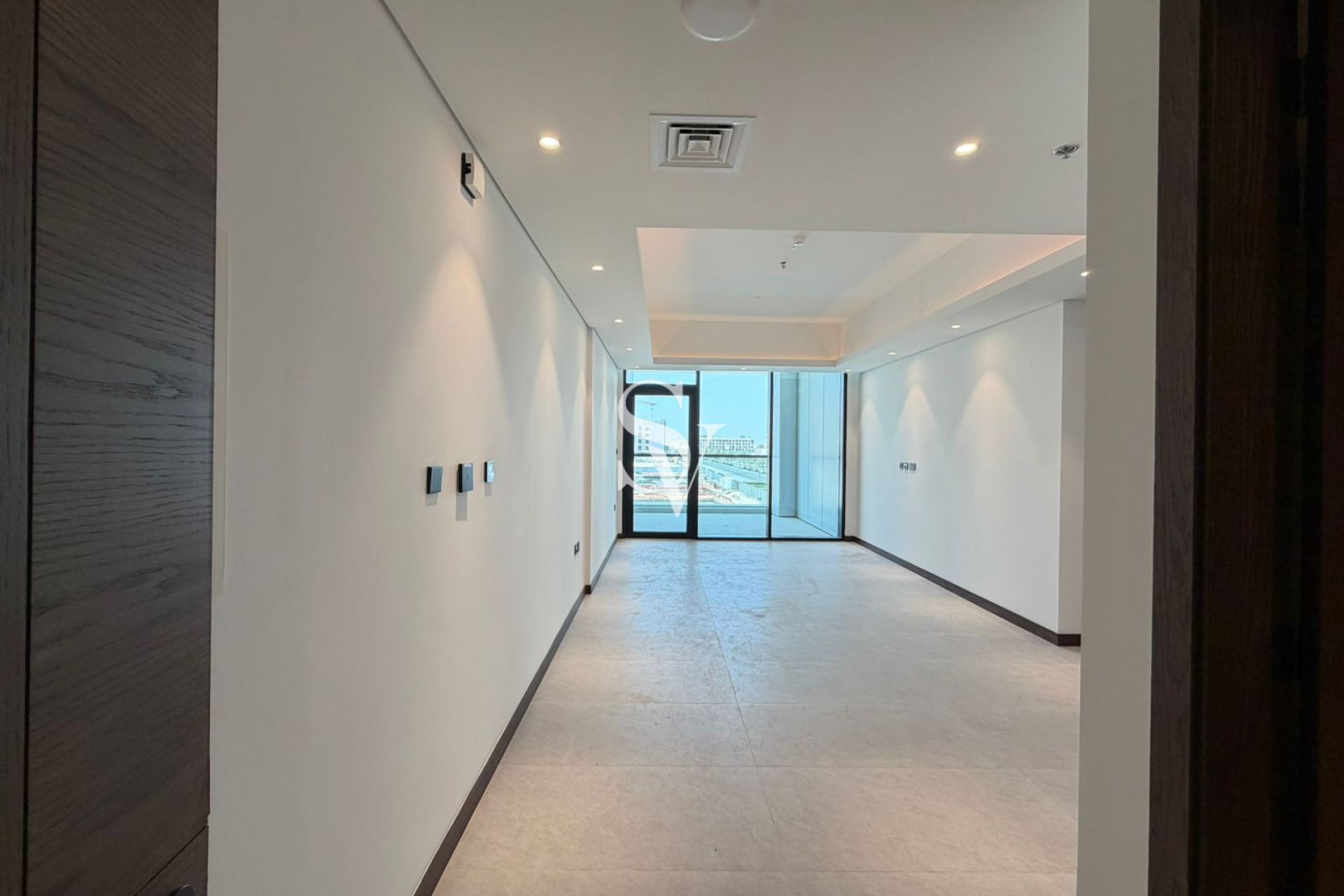 Brand New | Low Floor | Laundry | Closed Kitchen