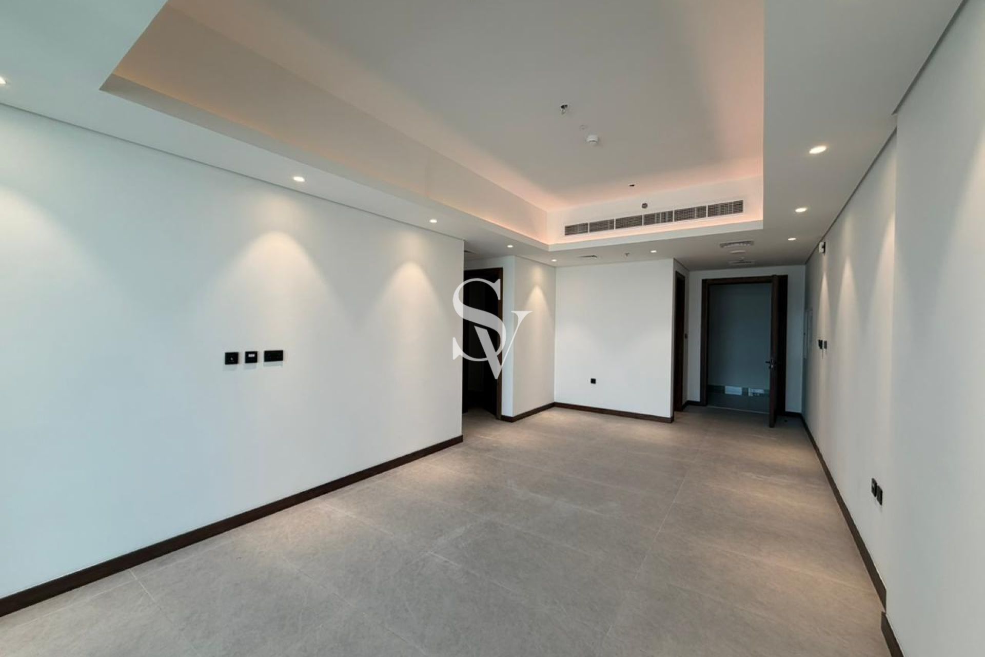 Brand New | Low Floor | Laundry | Closed Kitchen