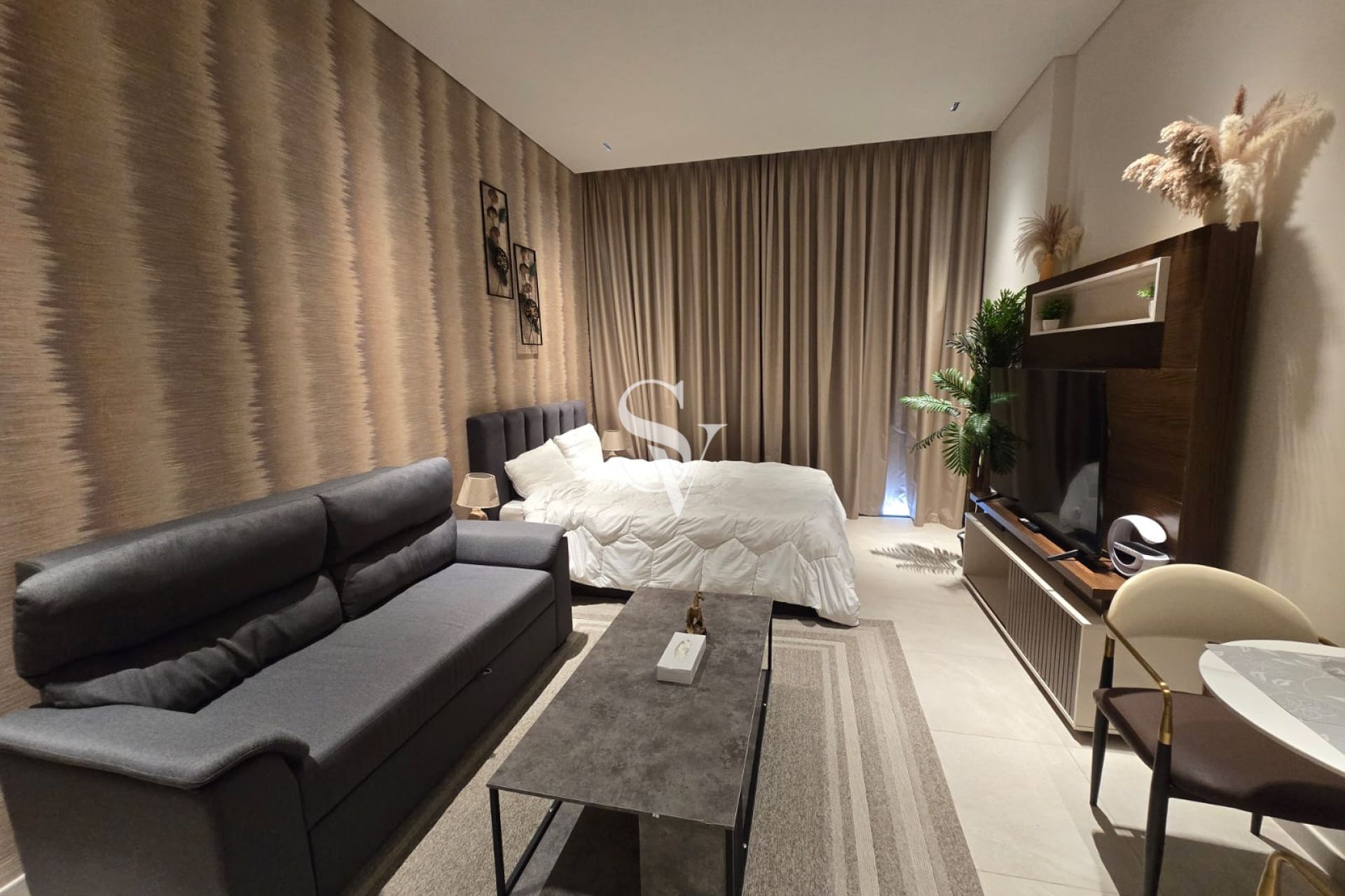 VACANT | PRIME LOCATION | FURNISHED