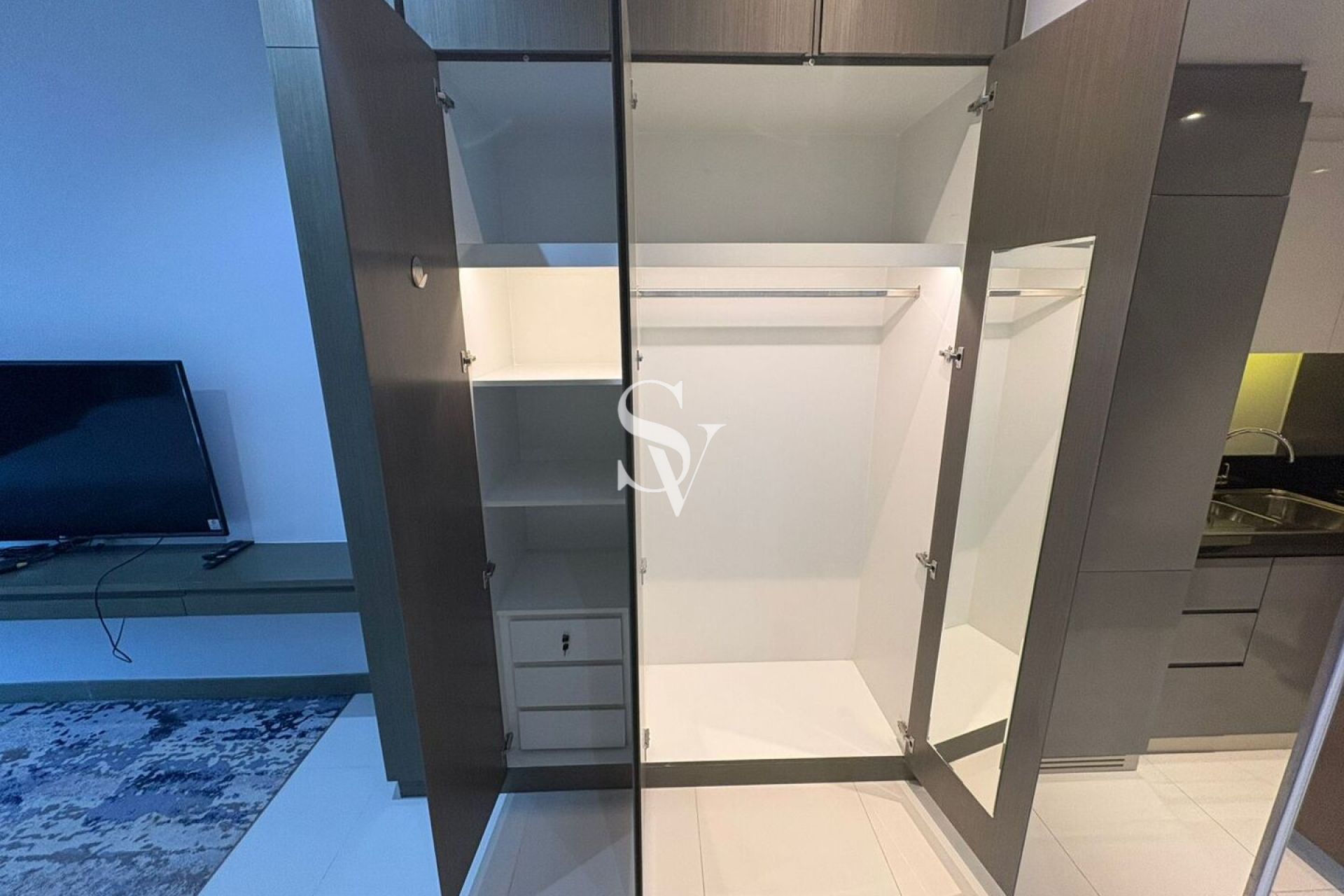 Ready To Move | High-Floor Furnished | Canal View