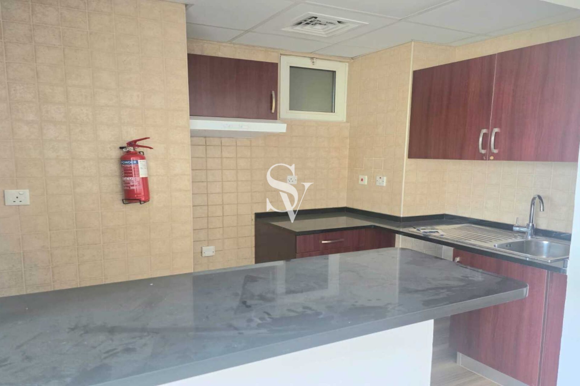 SPACIOUS | CLOSED KITCHEN | READY TO MOVE