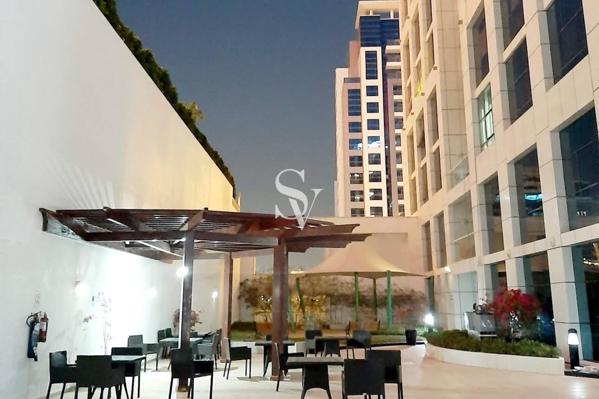 Spacious Studio in Business Bay | Vacant