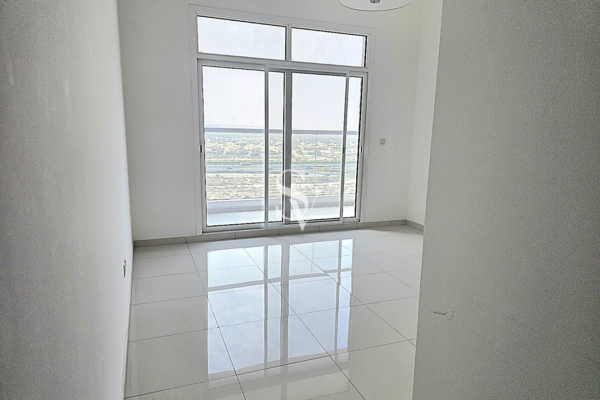 SPACIOUS | SEMI CLOSED KITCHEN | READY TO MOVE