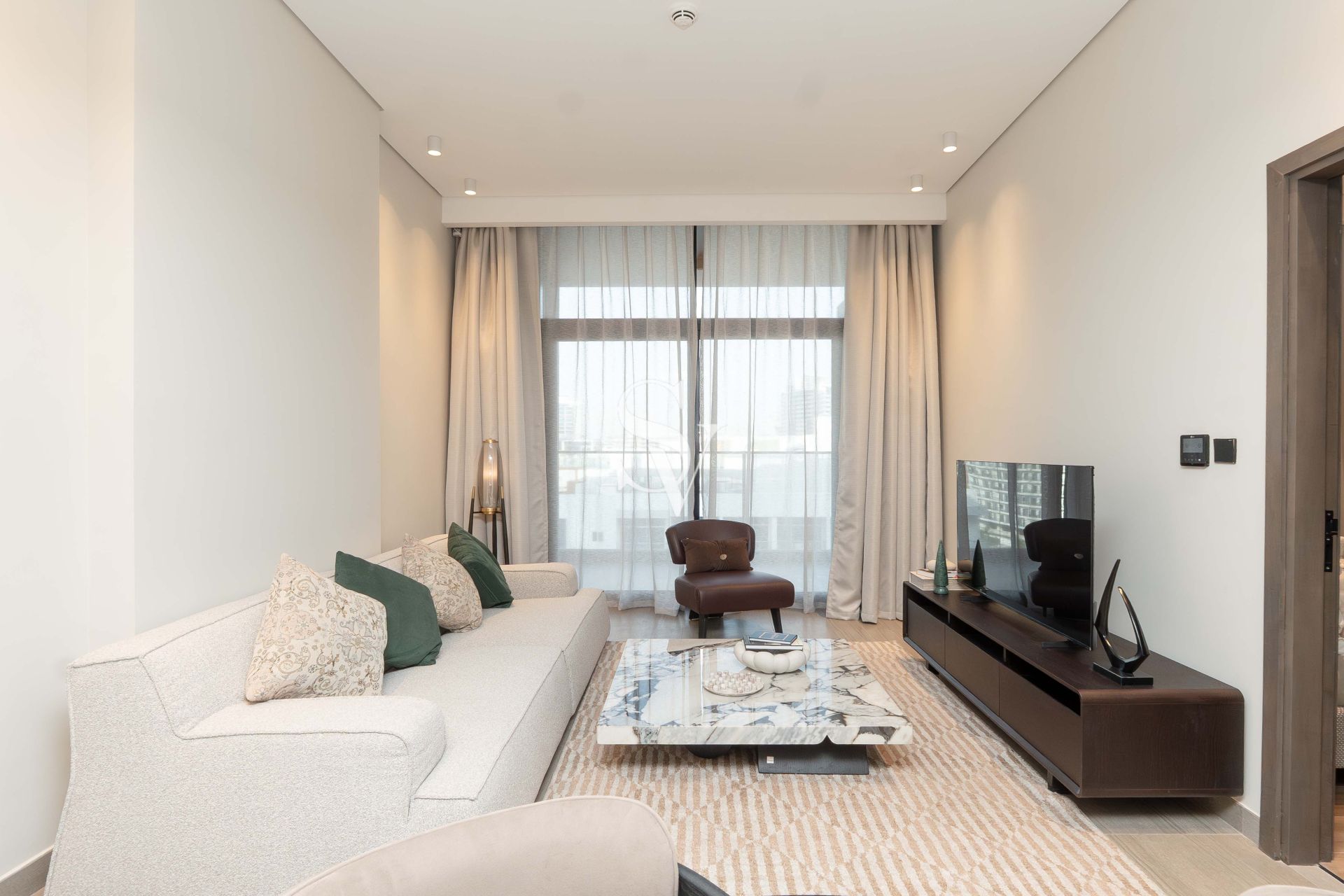 FULLY FURNISHED | HIGH FLOOR | READY PROPERTY