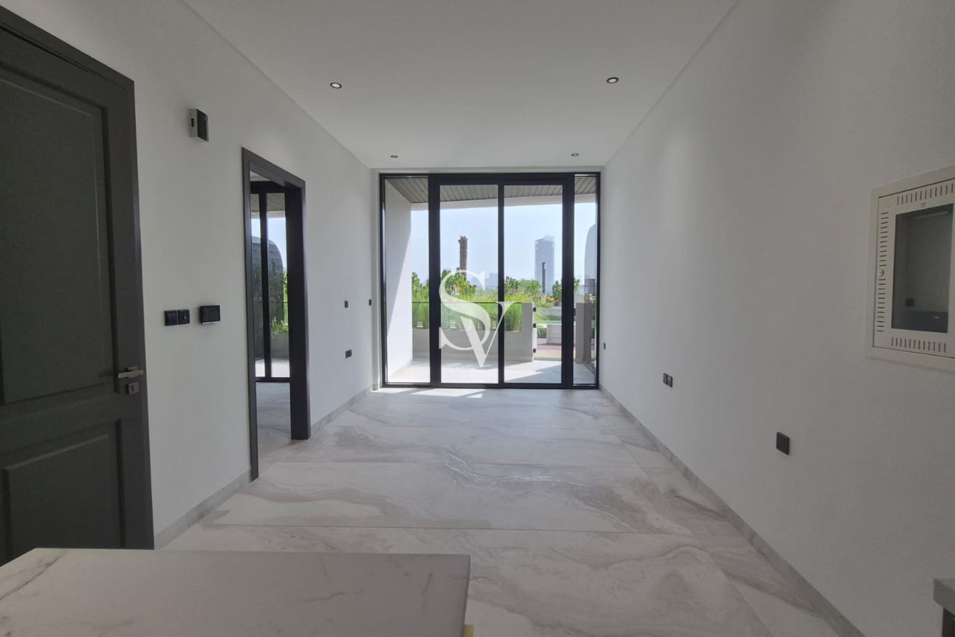 Spacious 1BR | Pool View | Semi Furnished