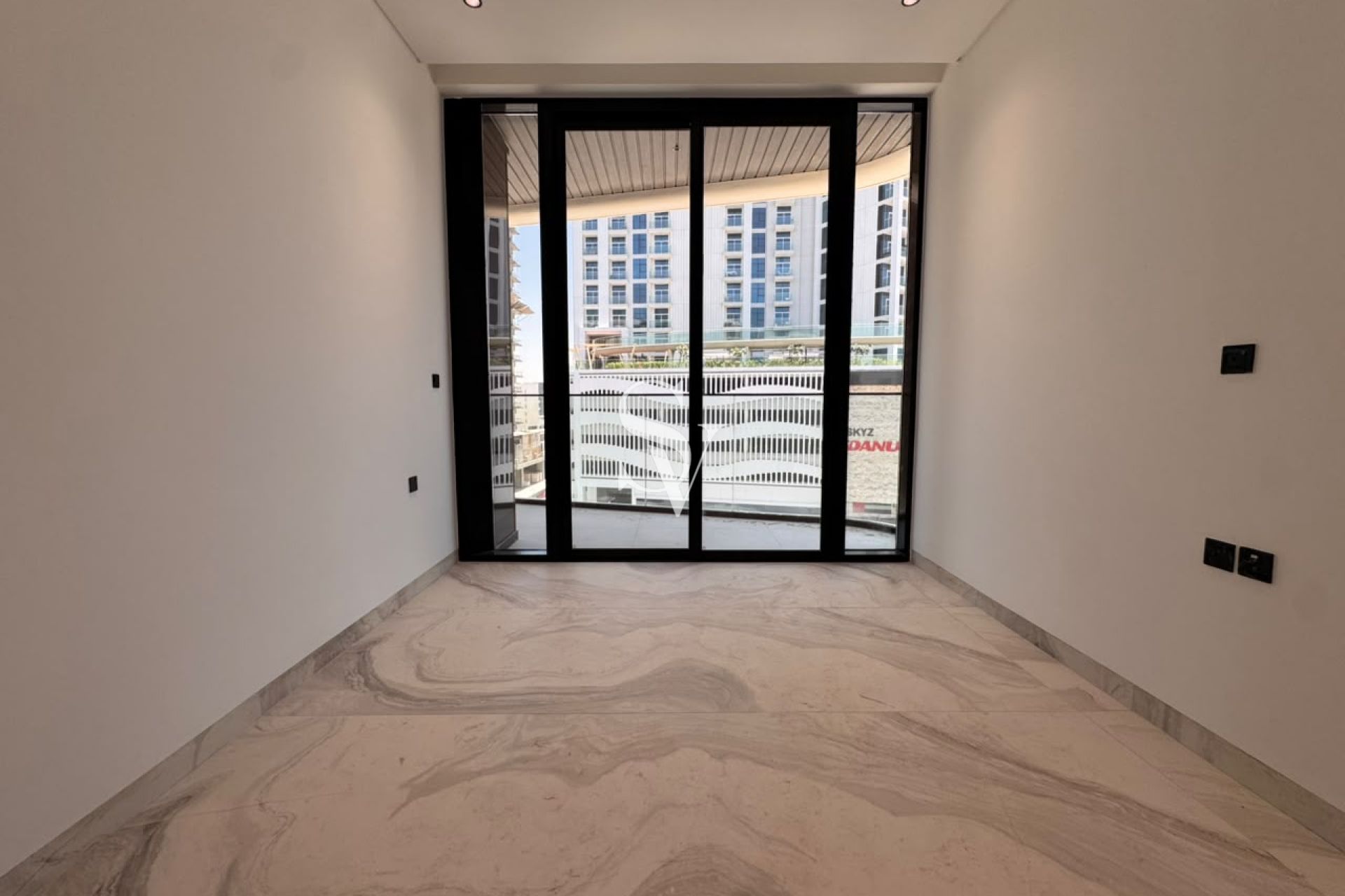 Corner Unit | 3BR+Study | Community View