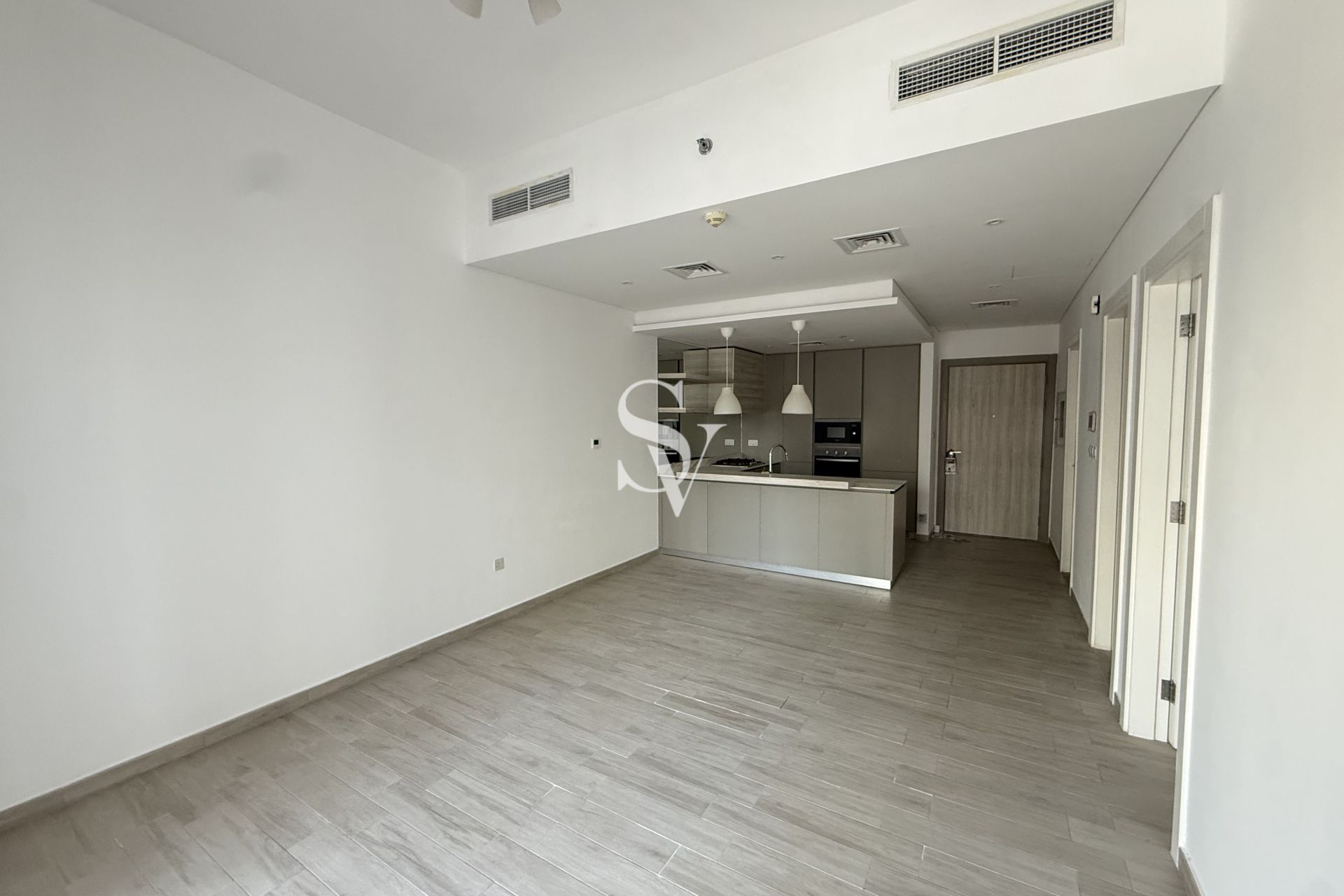 Ellington | Pool View | Premium 1BR