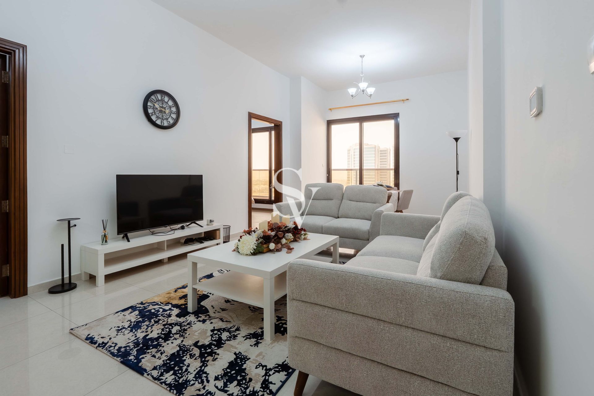 Spacious | Mid Floor | Furnished | Close to Exit