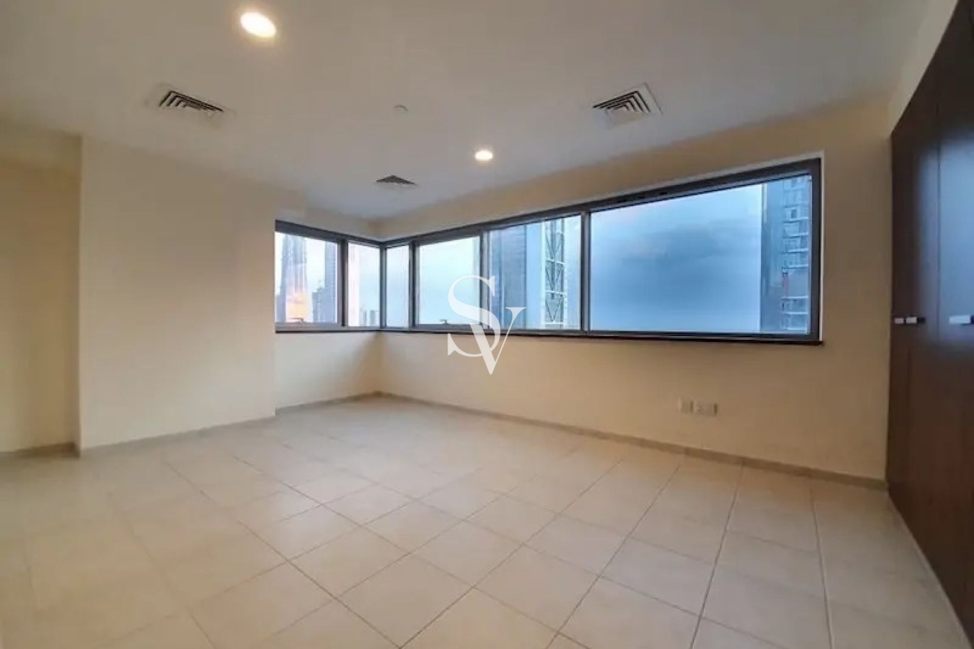 Large Layout | SZR View | Urban Living