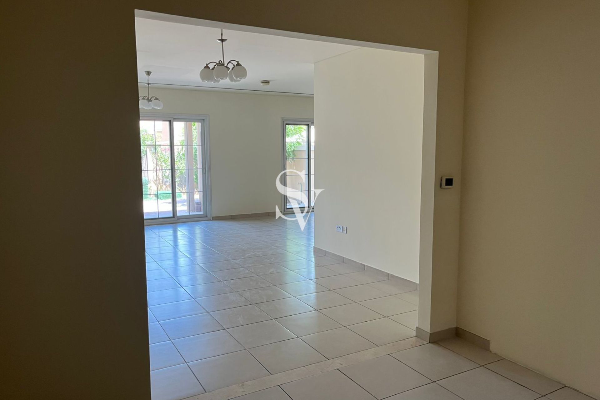 Vacant 3BR Corner Townhouse | Huge Garden Area
