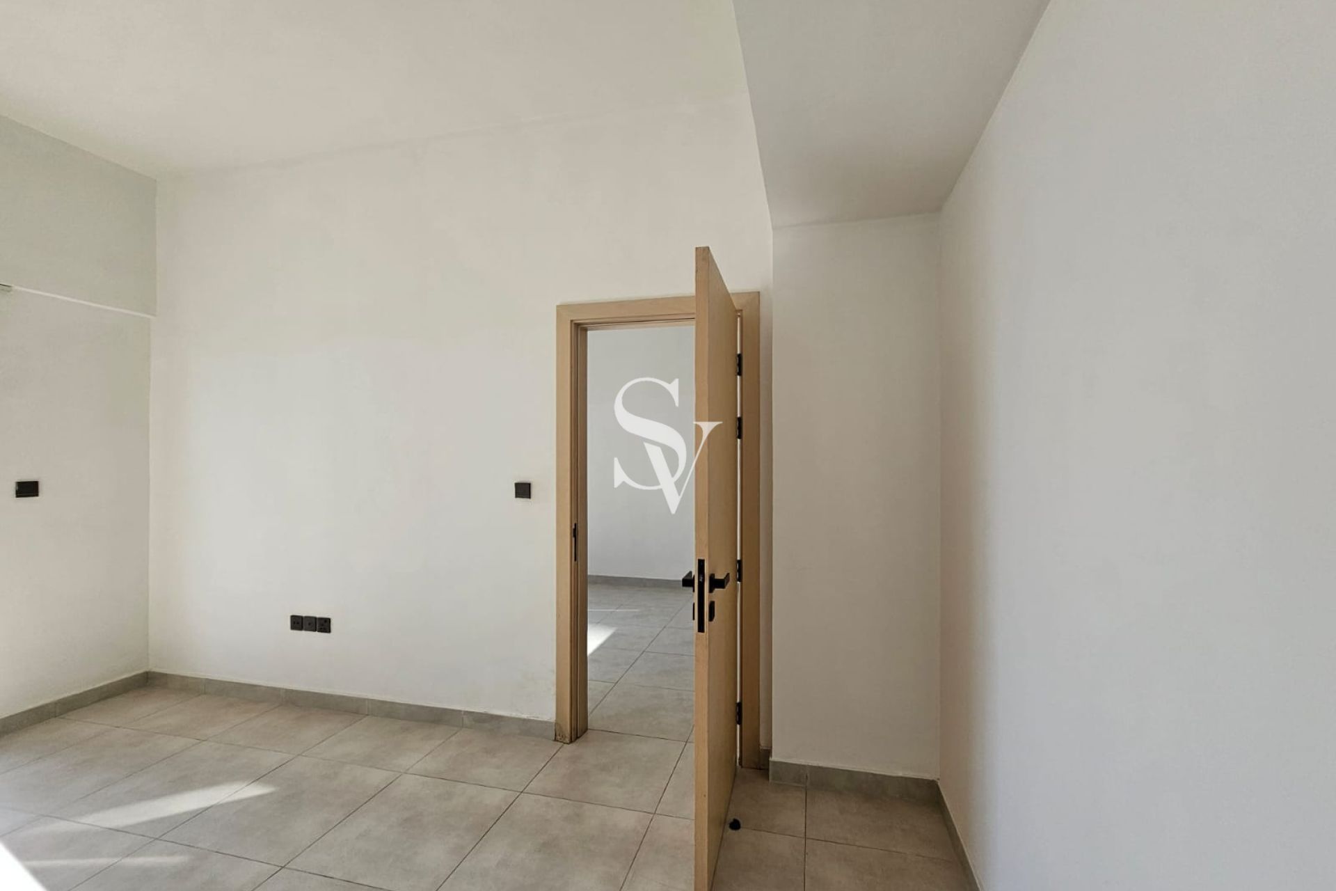 Vacant 1BR | Binghatti Gems | Balcony