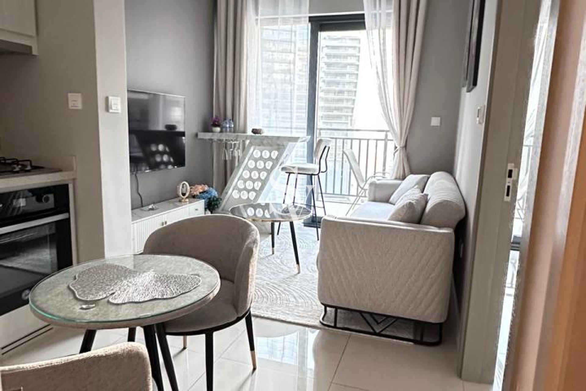 Near the Metro, with Balcony and Fully Furnished