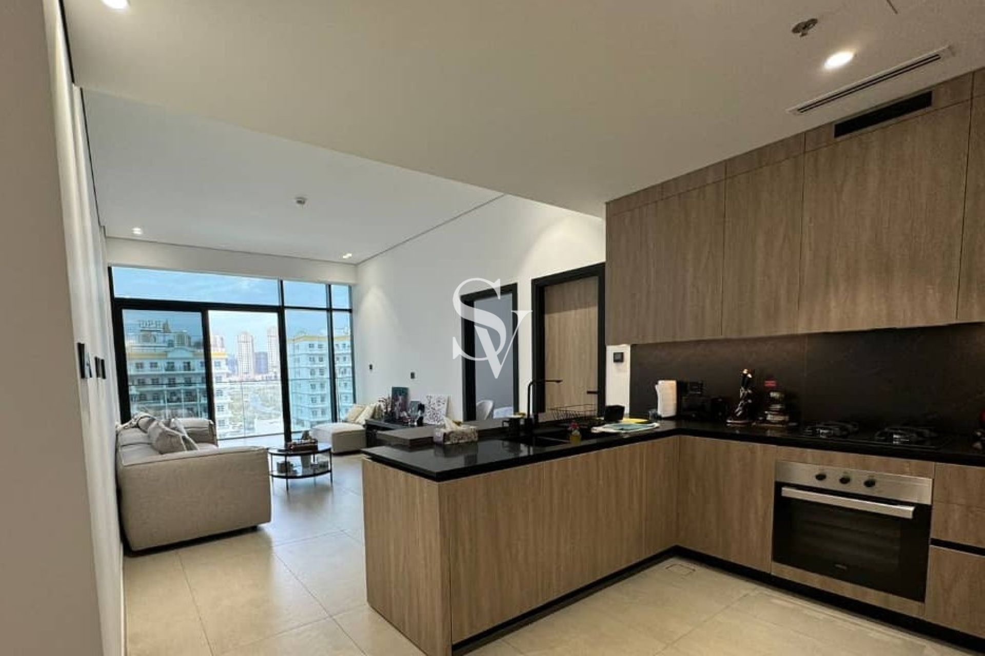 Vacant | Mid Floor | Fully Furnished
