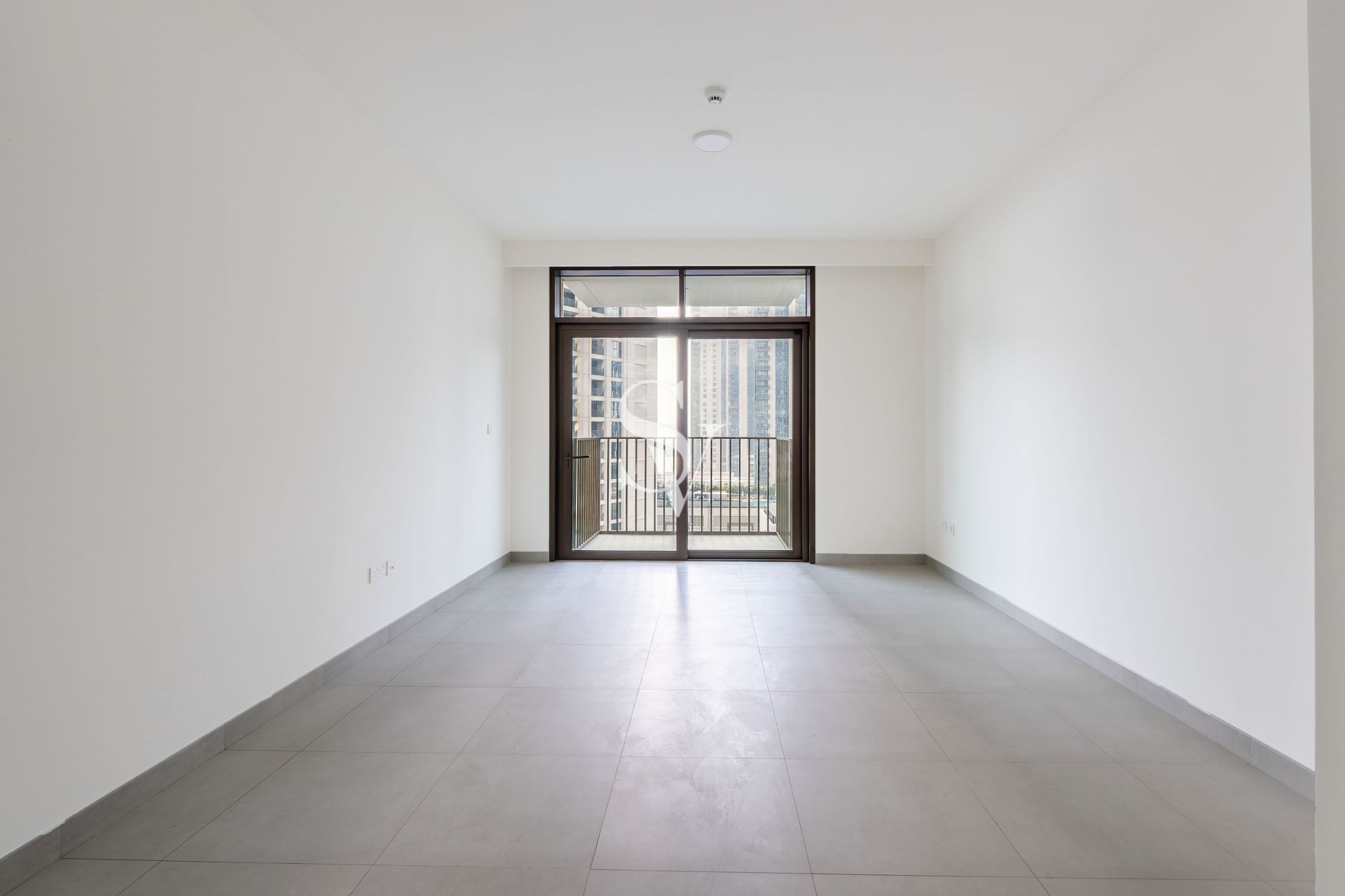 Prime 1BR | High Floor | Stunning Community View