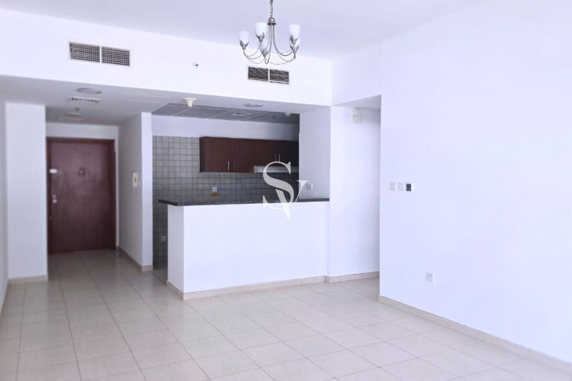 Spacious | High Floor | Pool View | Close to Exit