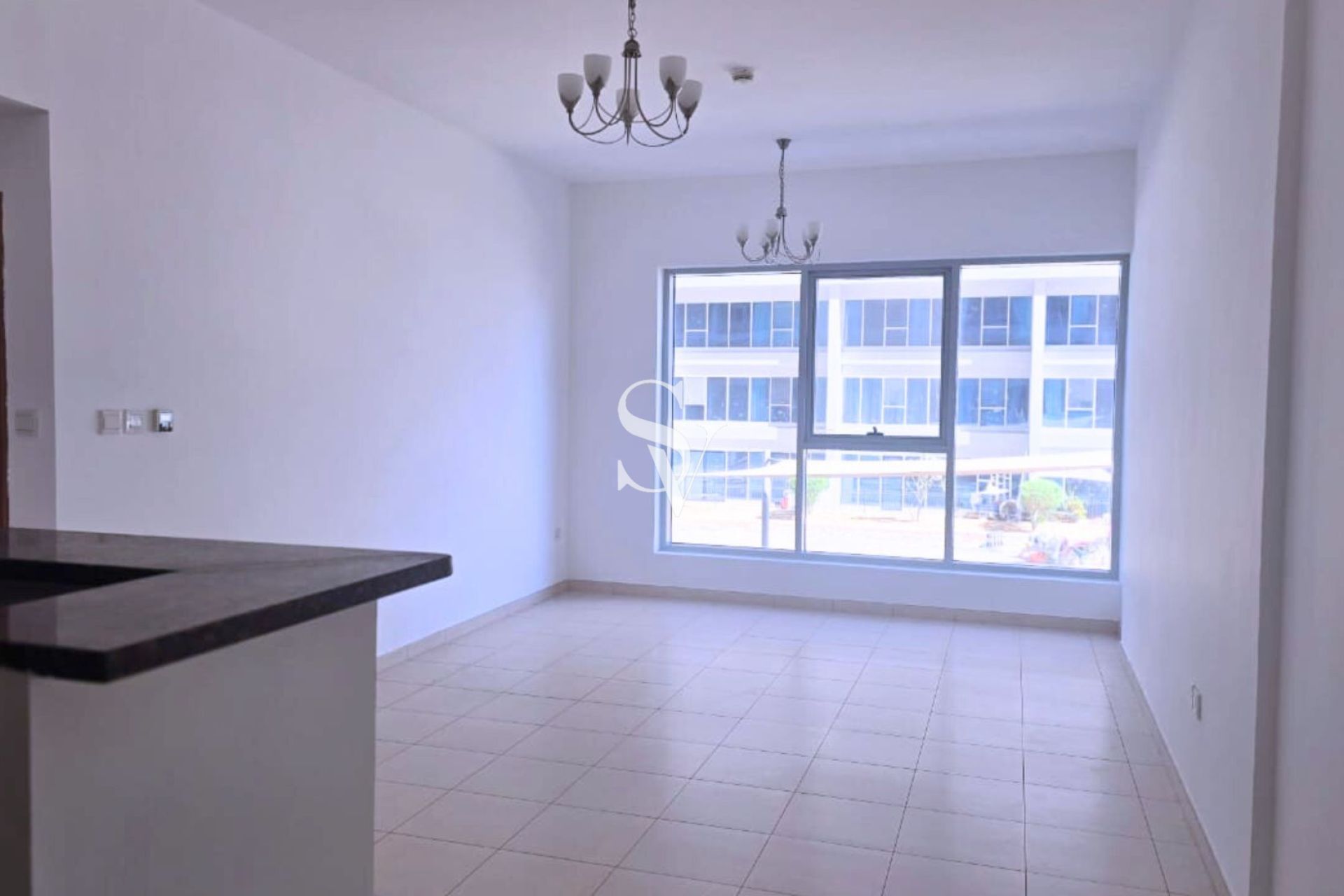 Spacious | High Floor | Pool View | Close to Exit