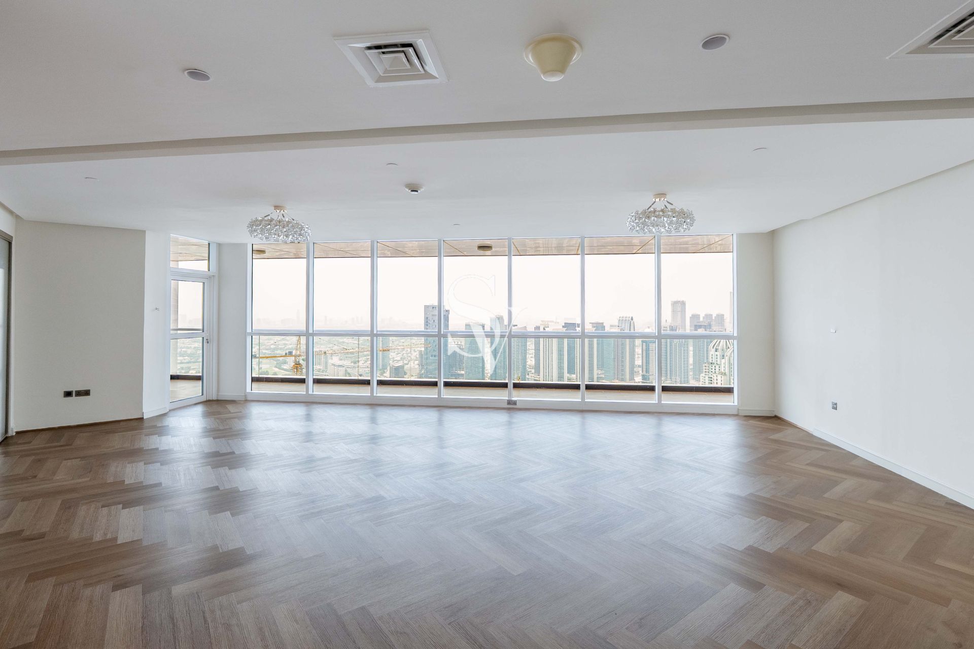 Upgrade | Vacant | Near Tram | Golf & Marina View