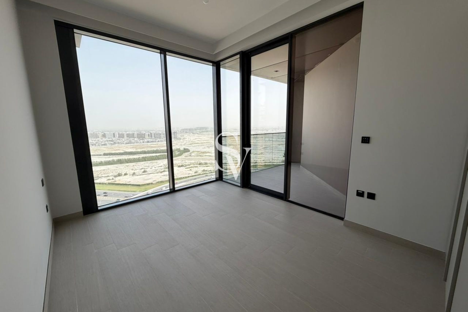High Floor | Creek View | MBR City View