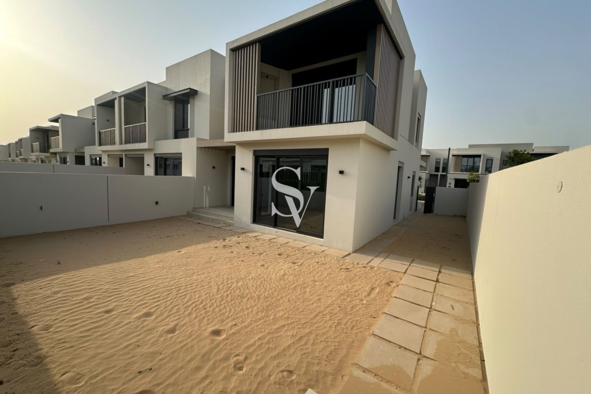 CORNER UNIT  | BRAND NEW | CLOSE TO AMENITIES