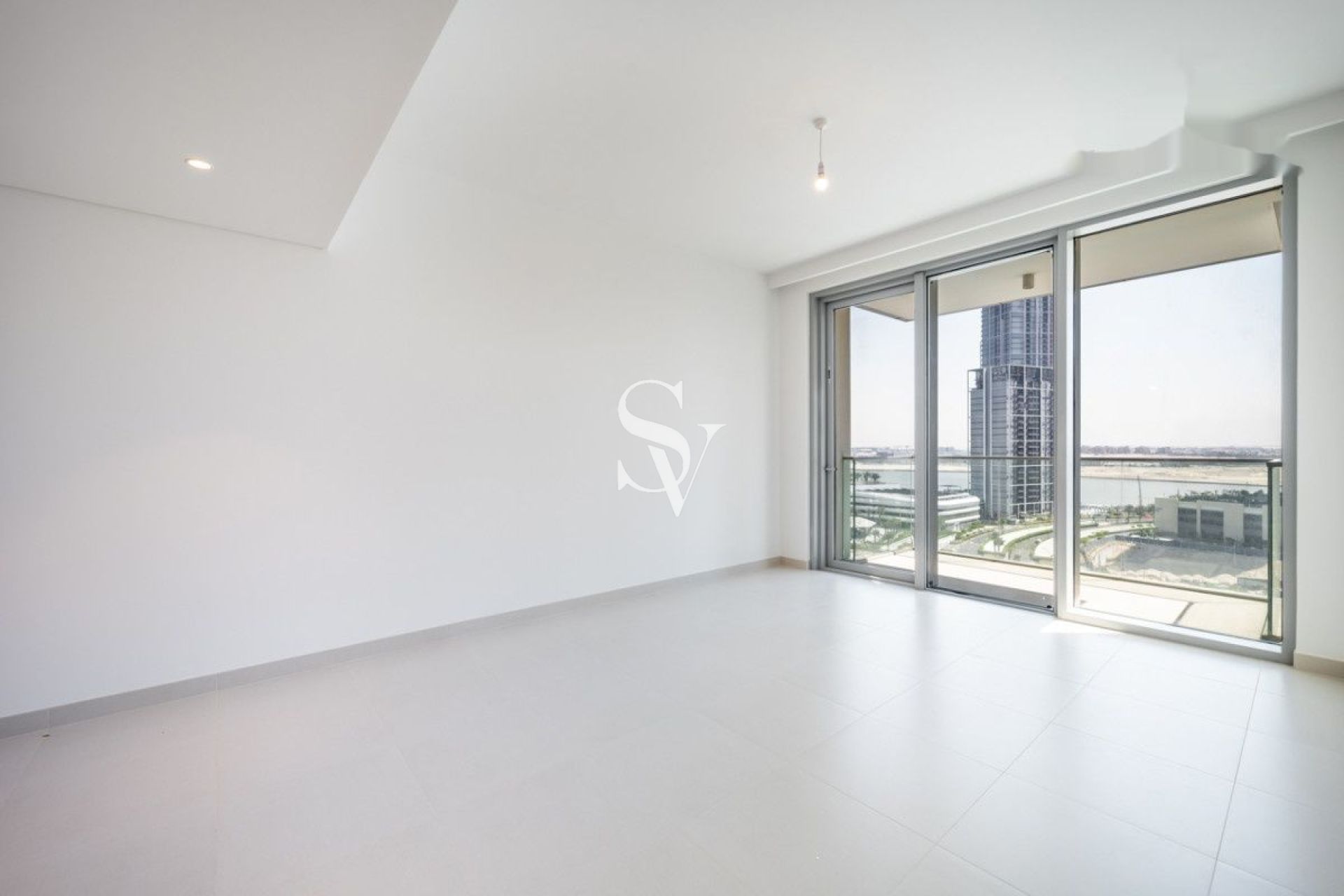 Unfurnished | Vacant Now | Infinity Pool
