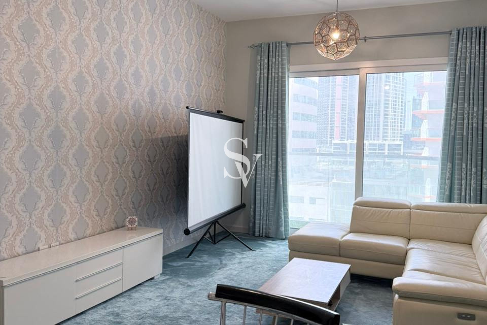 Spacious I Modern I Prime Location I Balcony