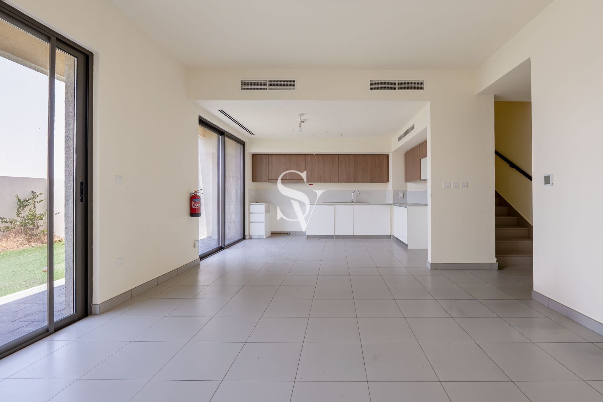 Spacious | Landscaped | Corner Unit | Single Row