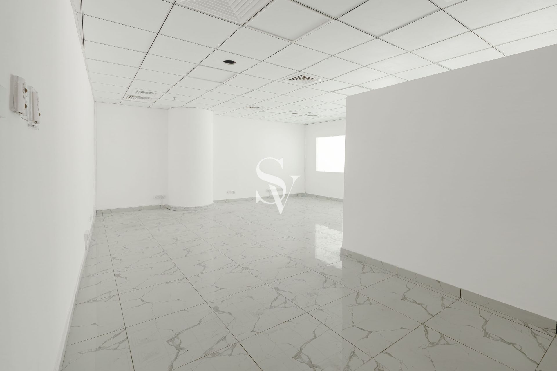 LOW FLOOR | MULTIPLE CHEQUES | READY TO OCCUPY