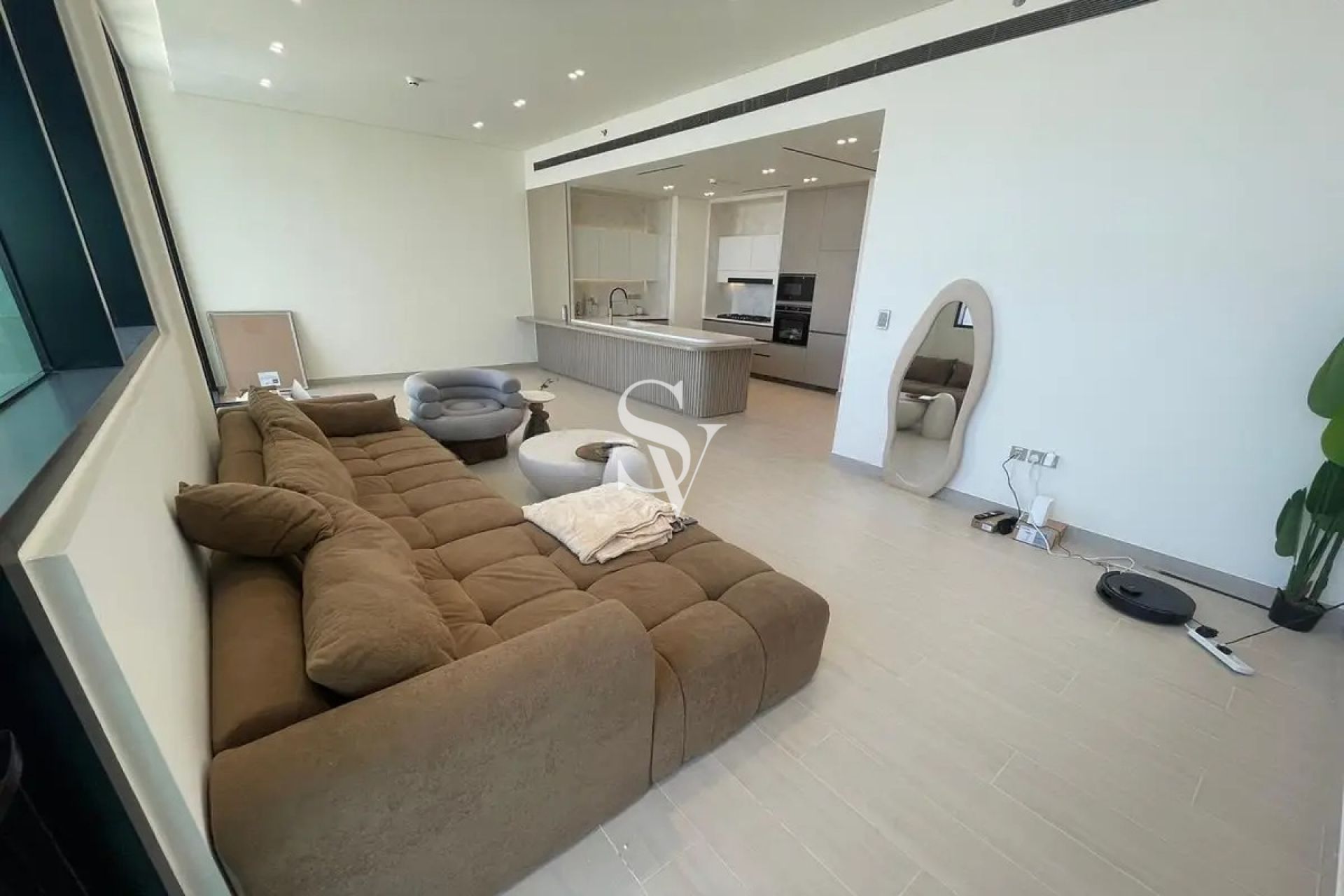HIGH FLOOR | FURNISHED | PRIVATE JACCUZZI