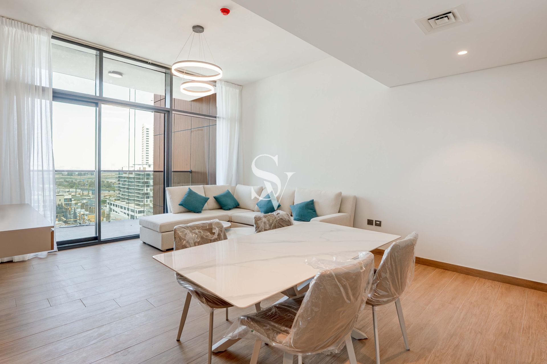 High Floor | Furnished | Resale | Closed Kitchen