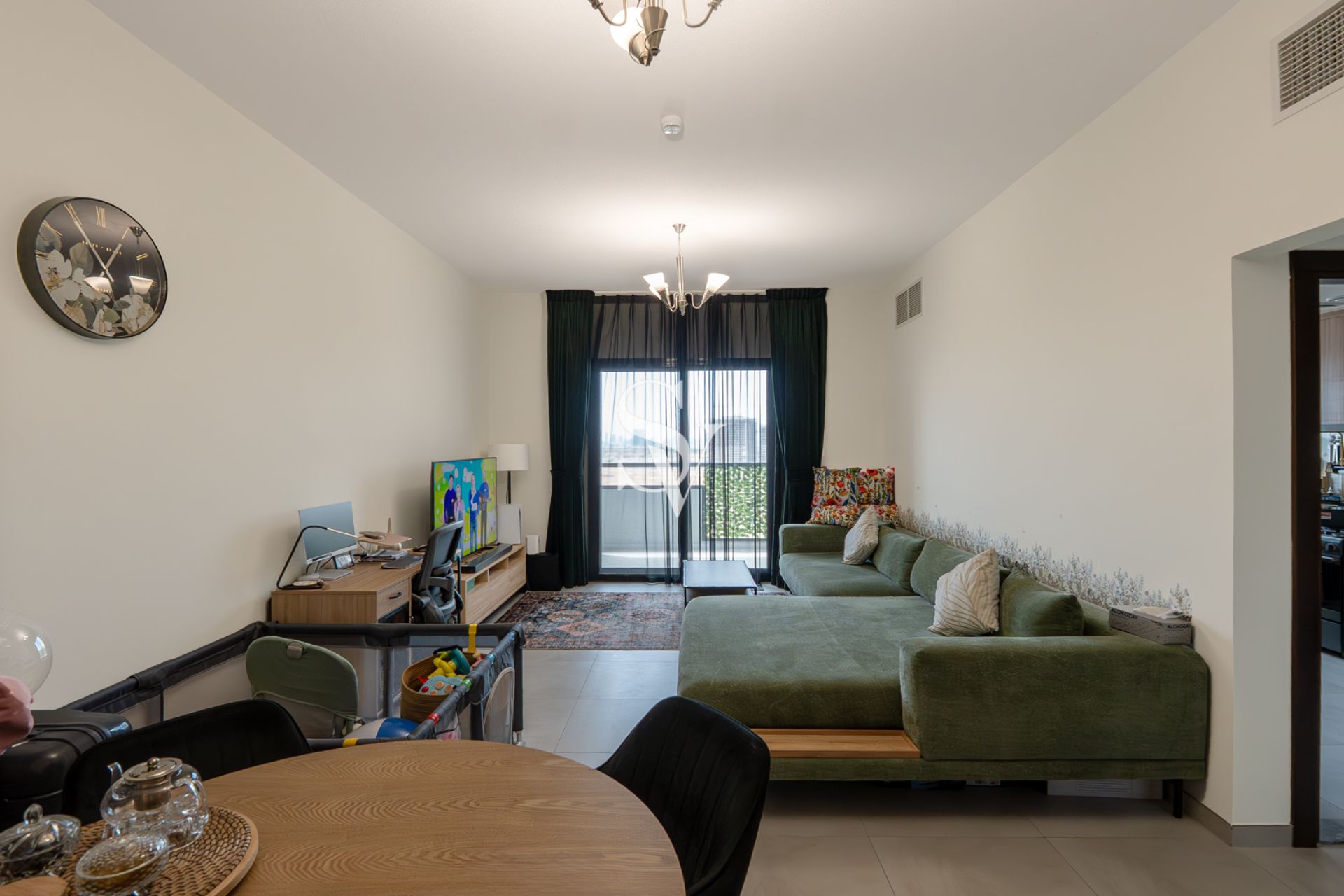 VOT | Closed Kitchen | High Floor | Pool View