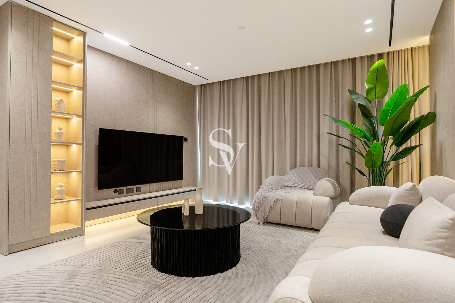 Take Mortgage | Open Full View |Huge Unit |Vacant
