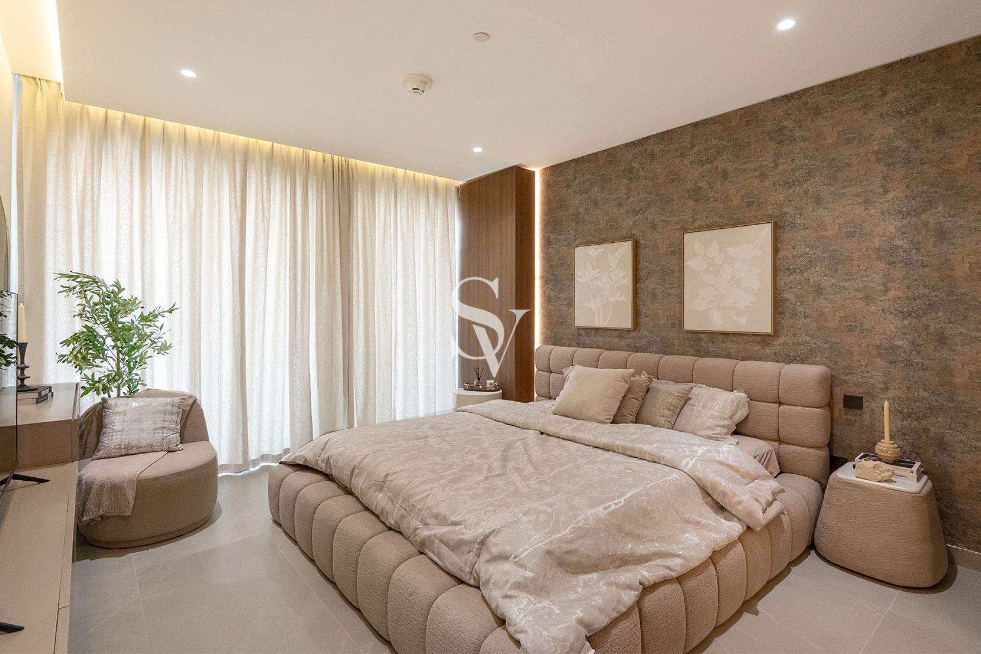 Closed Kitchen | Spacious Layout | Chiller Free