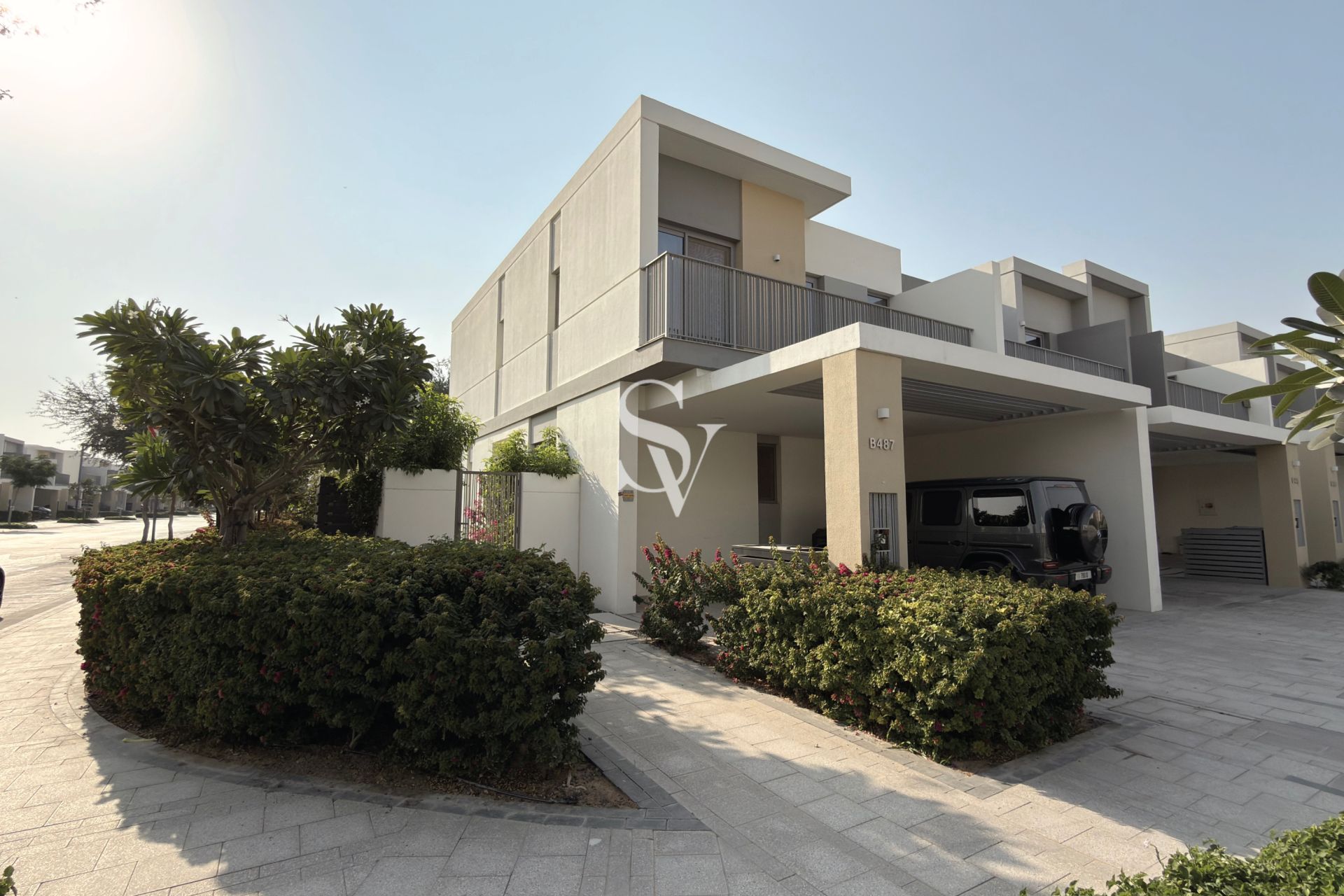 CORNER UNIT | FULLY FURNISHED | VACANT