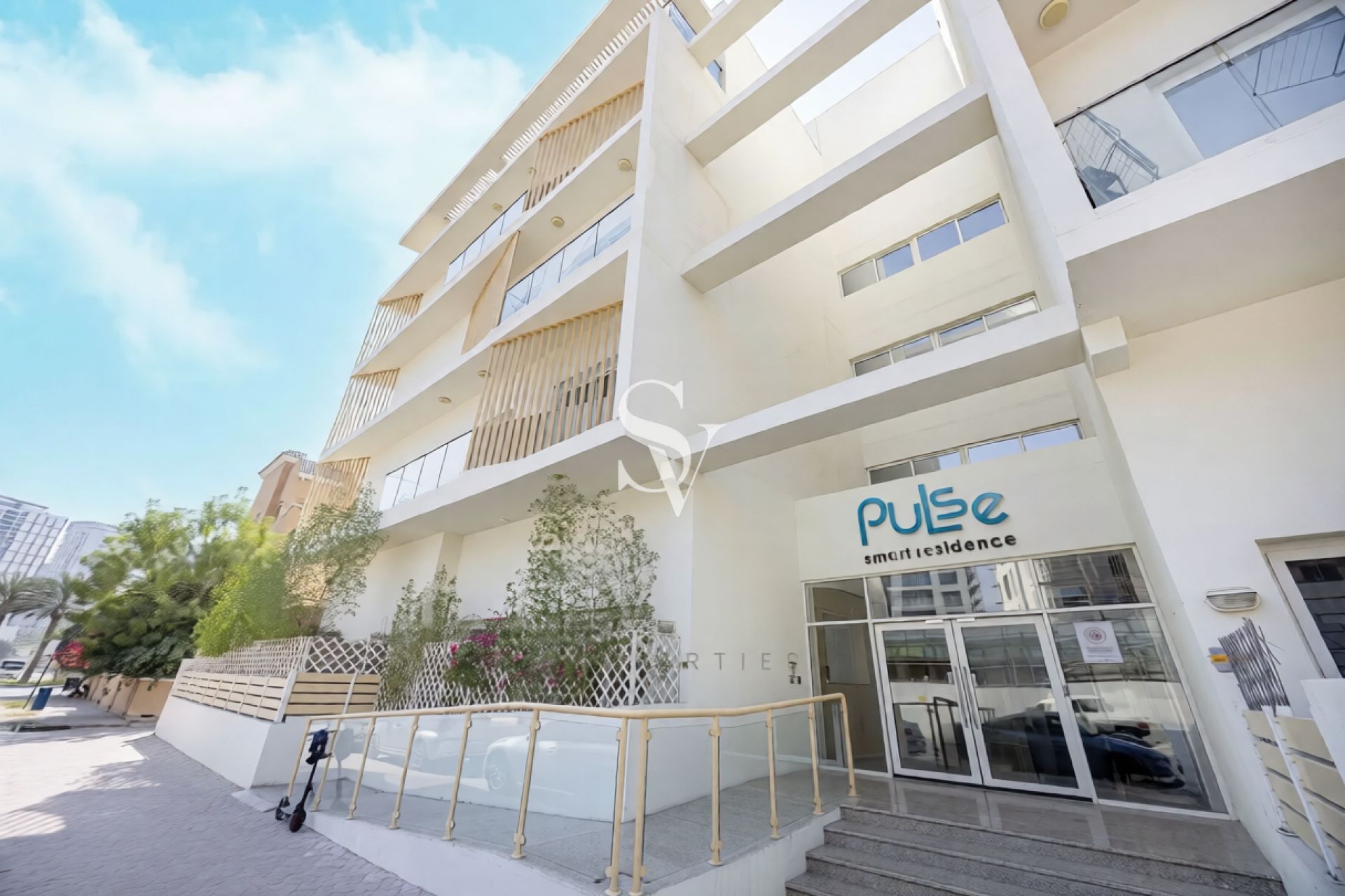 PRIME LOCATION | BOUTIQUE RISE | OPEN TO OFFERS