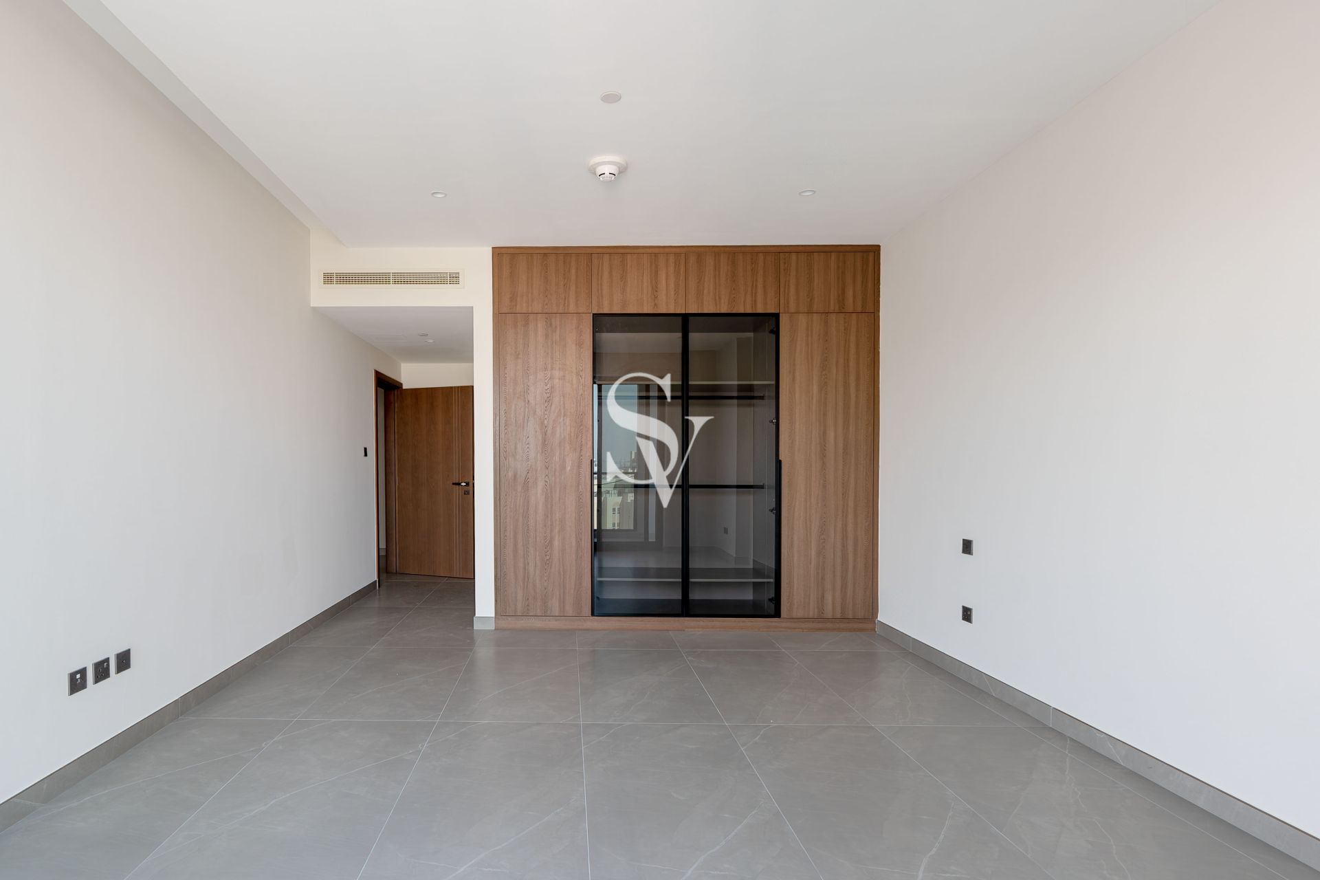 Closed Kitchen | Brand New | Ensuite | White Goods