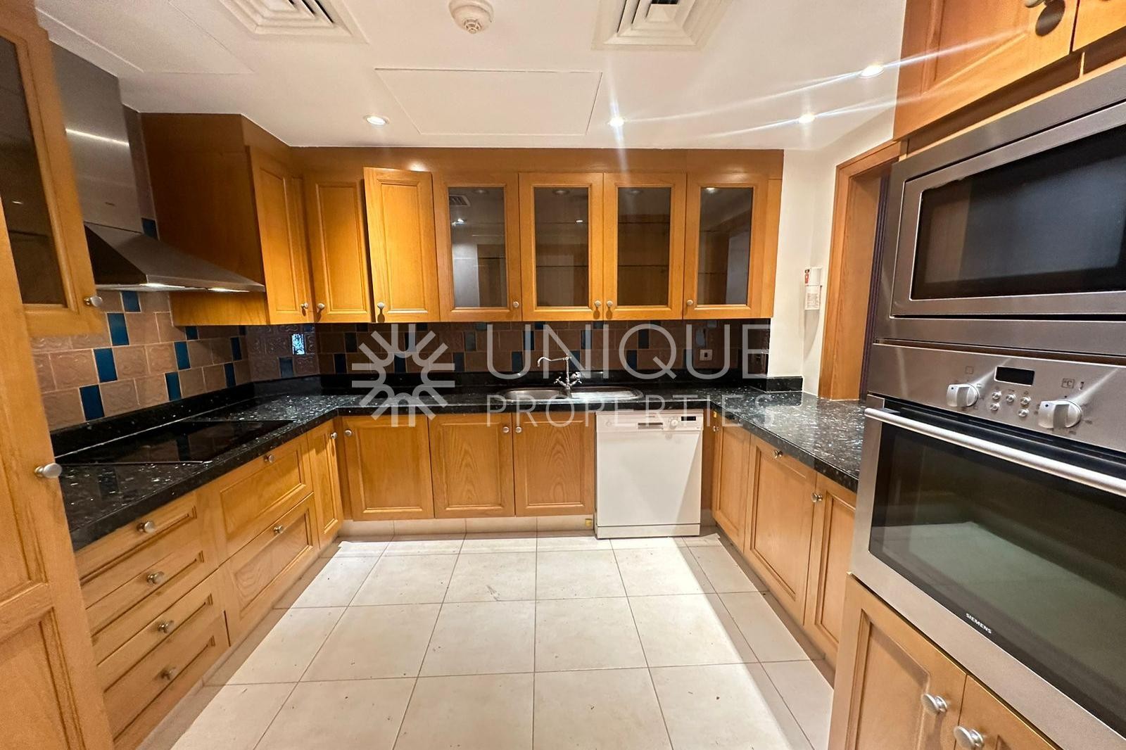 Unique 2 Bedroom Residence | Private Garden