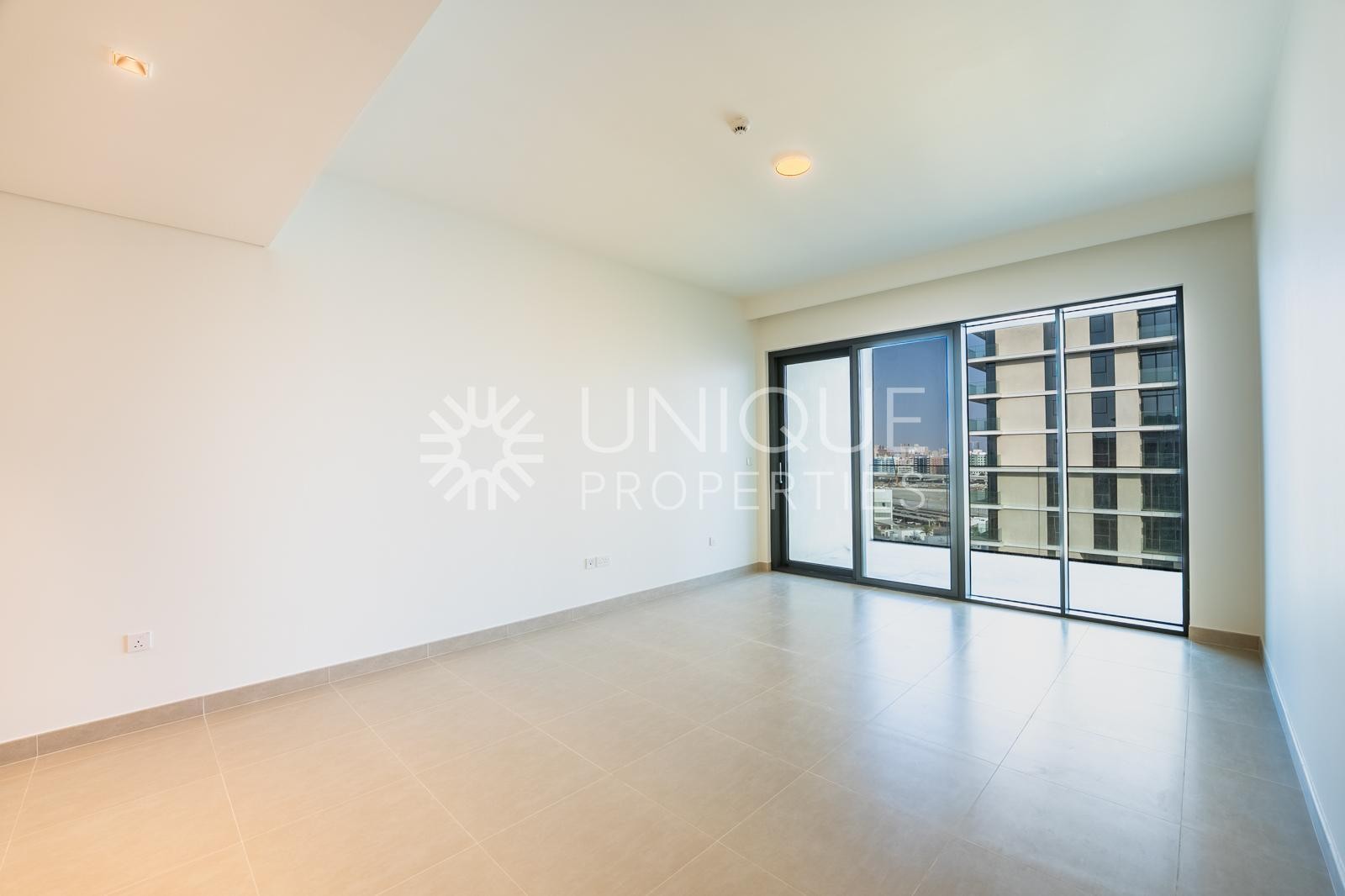 Prime Connectivity | Sea View | Top Floor