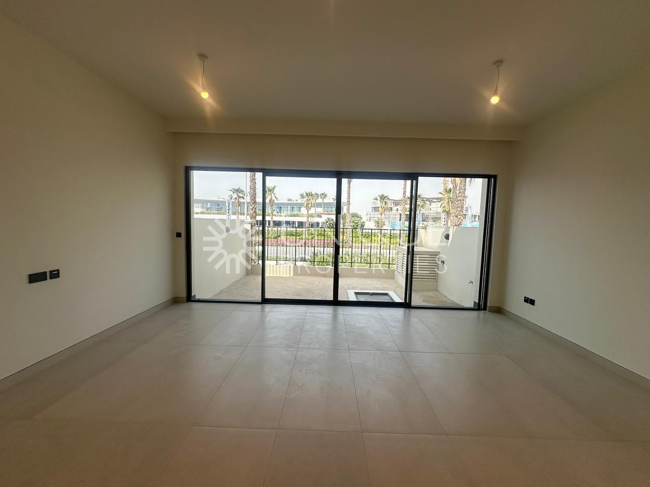 Single Row | Central Hub | Best Location