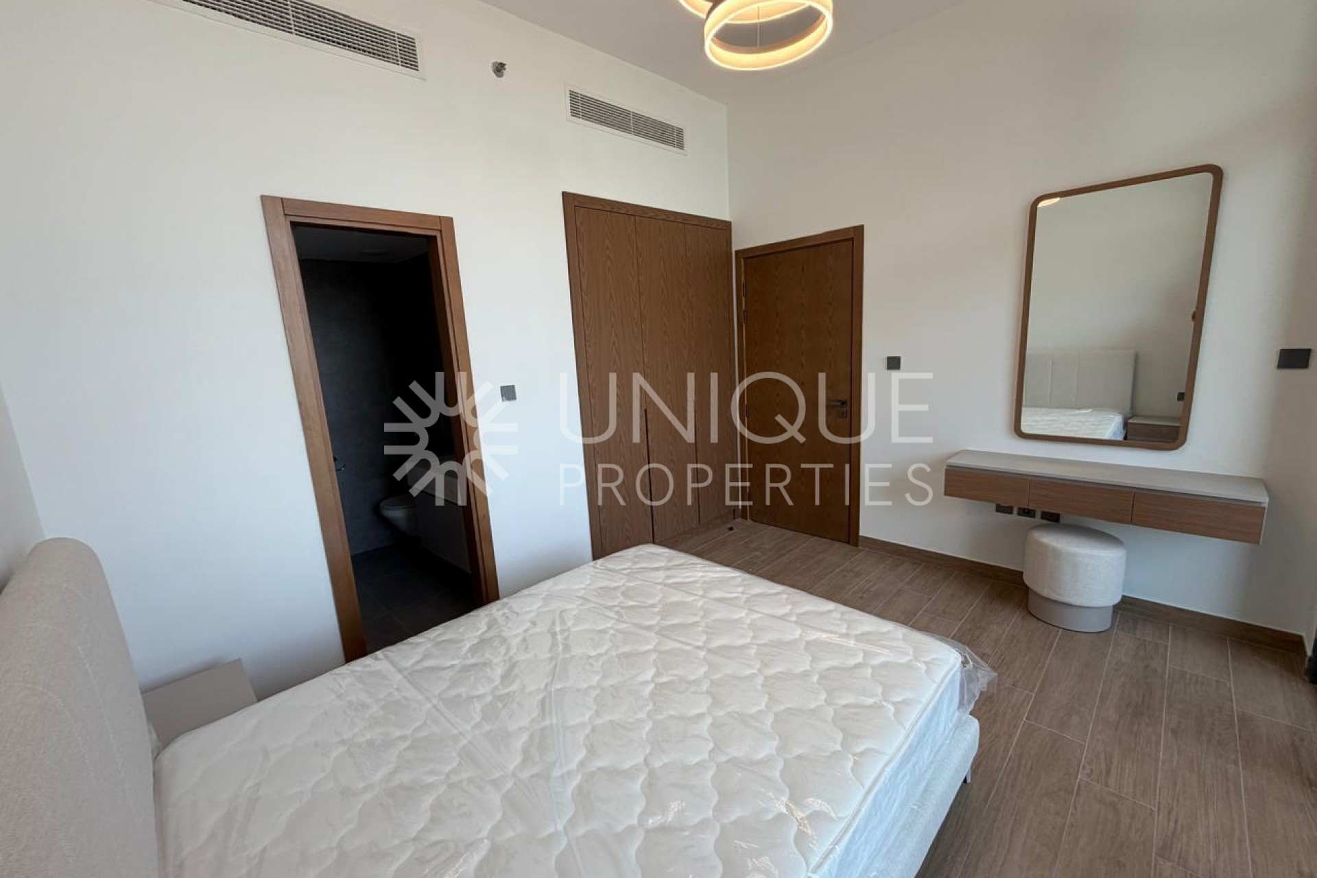 Modern 1BR Apartment | Prime Location | High ROI