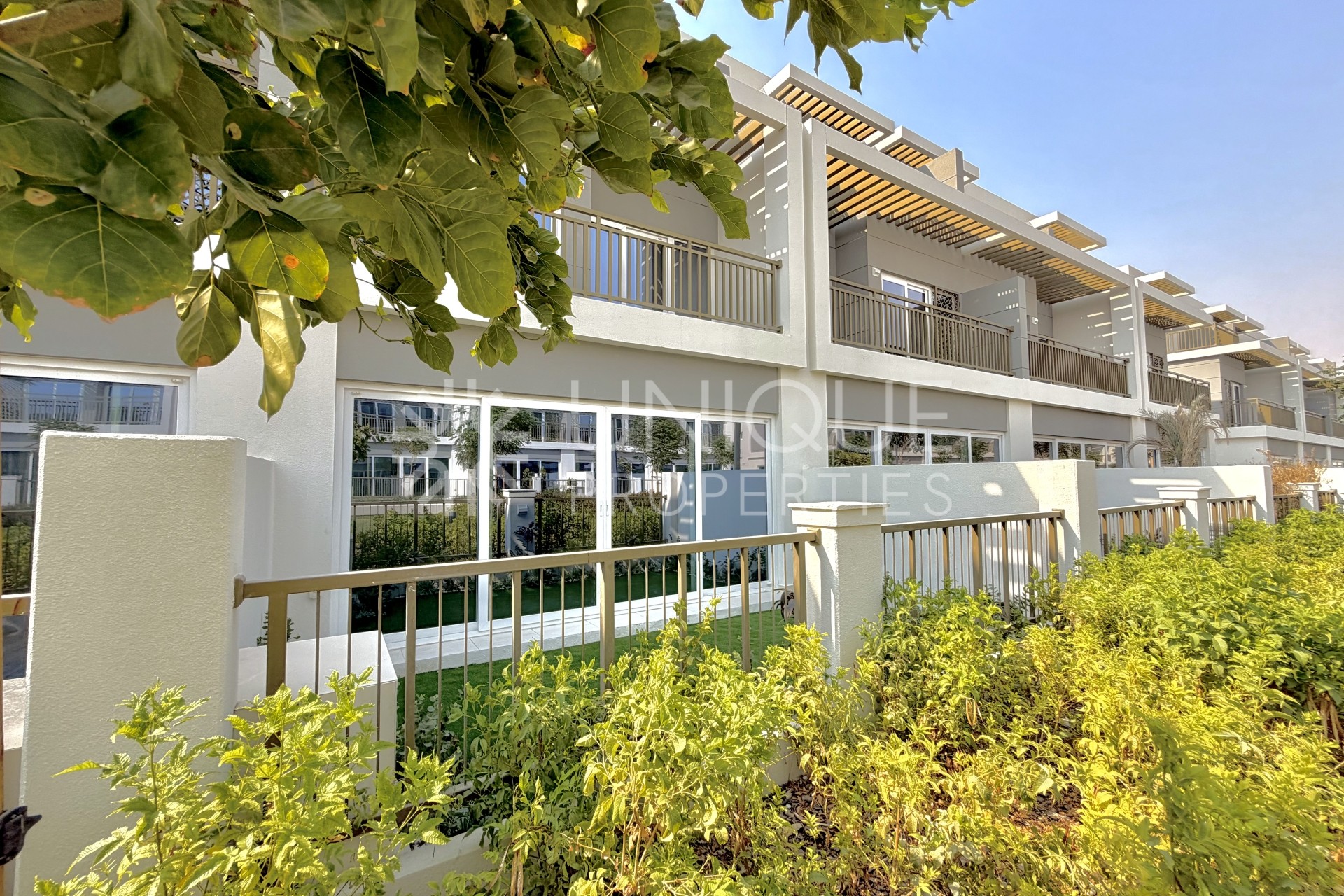 Single Row | Vacant | Rare Park View