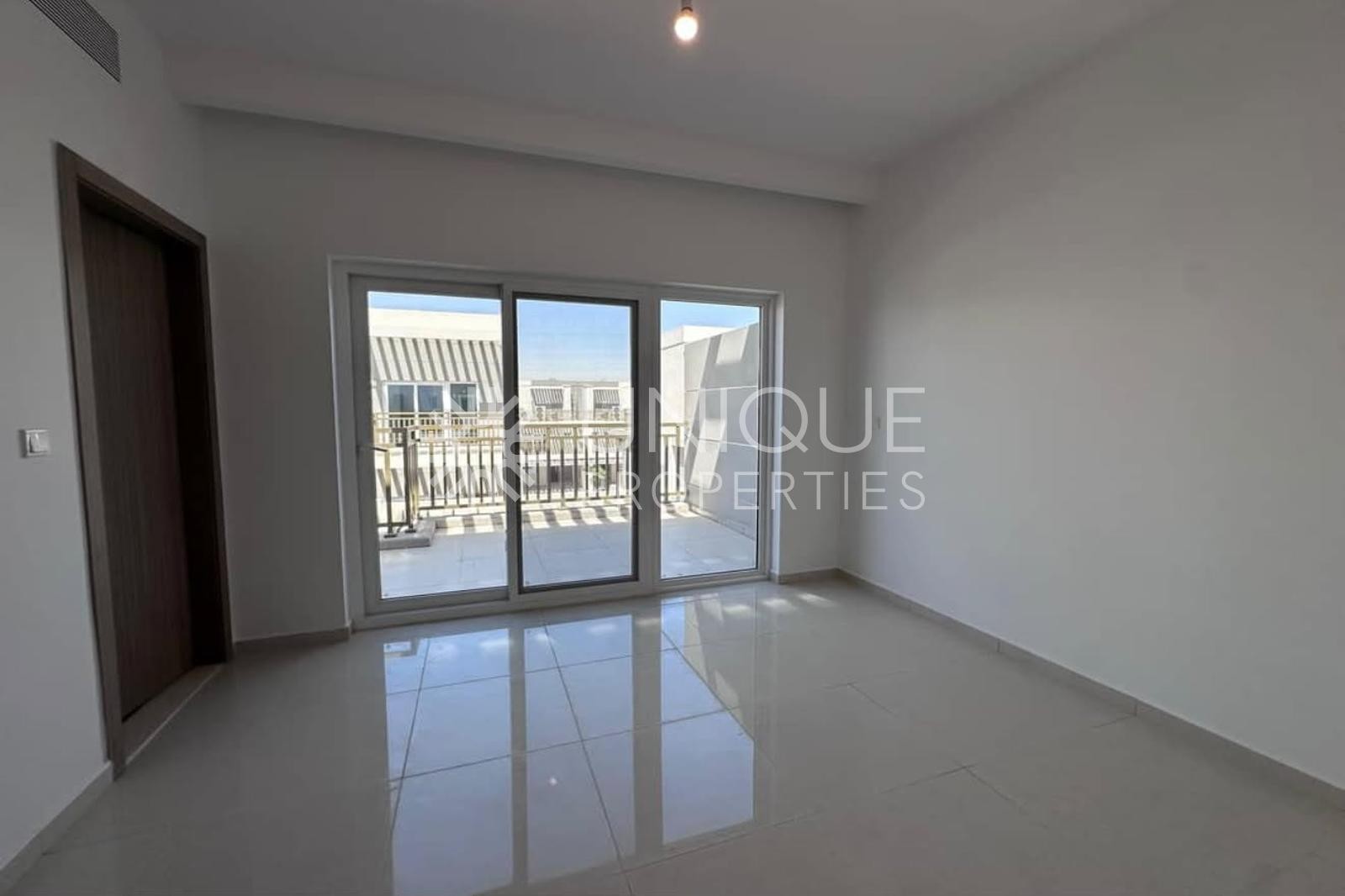 Vacant  |  Spacious  |  Family Living