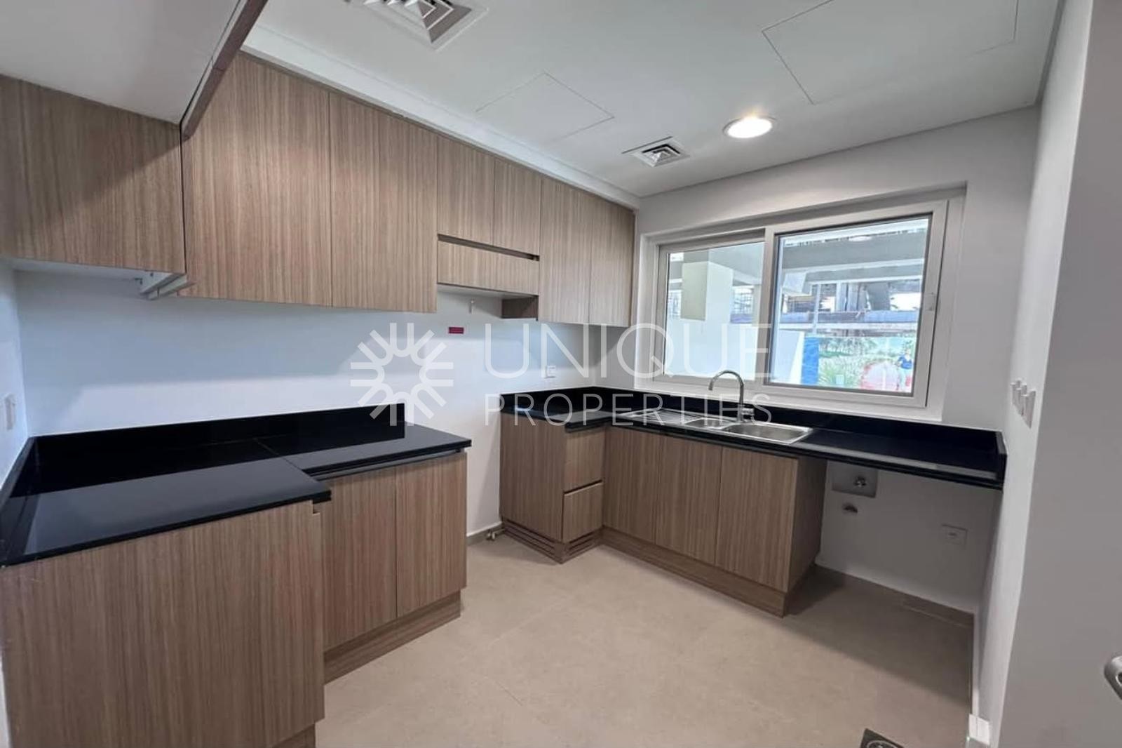 Vacant  |  Spacious  |  Family Living