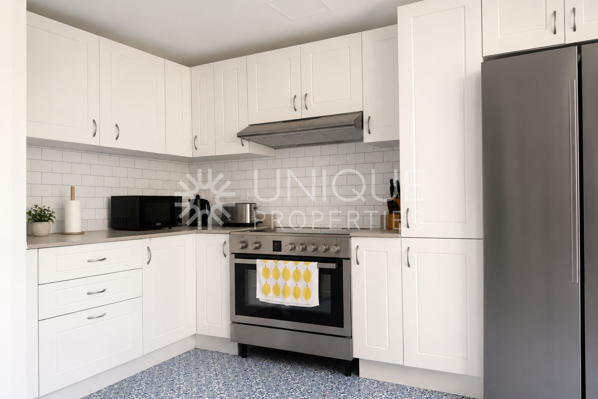 HUGE PLOT! EXTENDED! RENOVATED