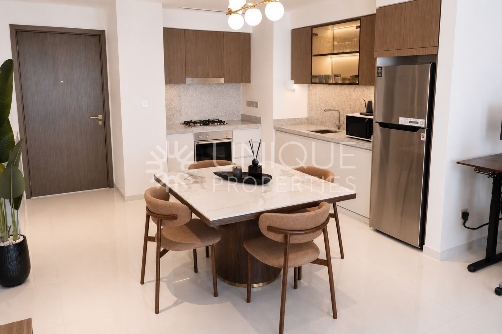 Sea View | Furnished | Vacant | Beachfront Living
