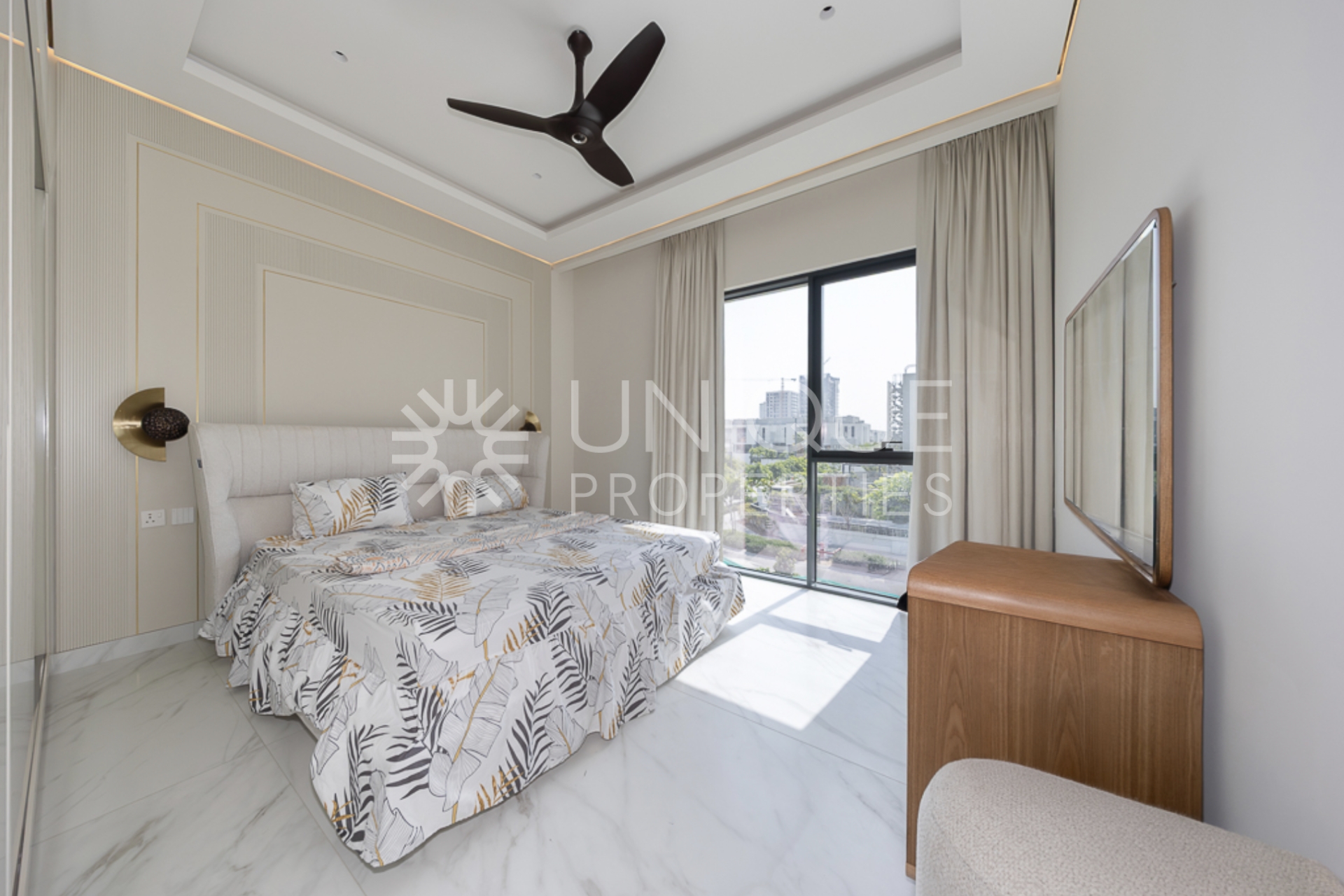 Luxury Living |Upgraded | 5BR Villa | Private Pool