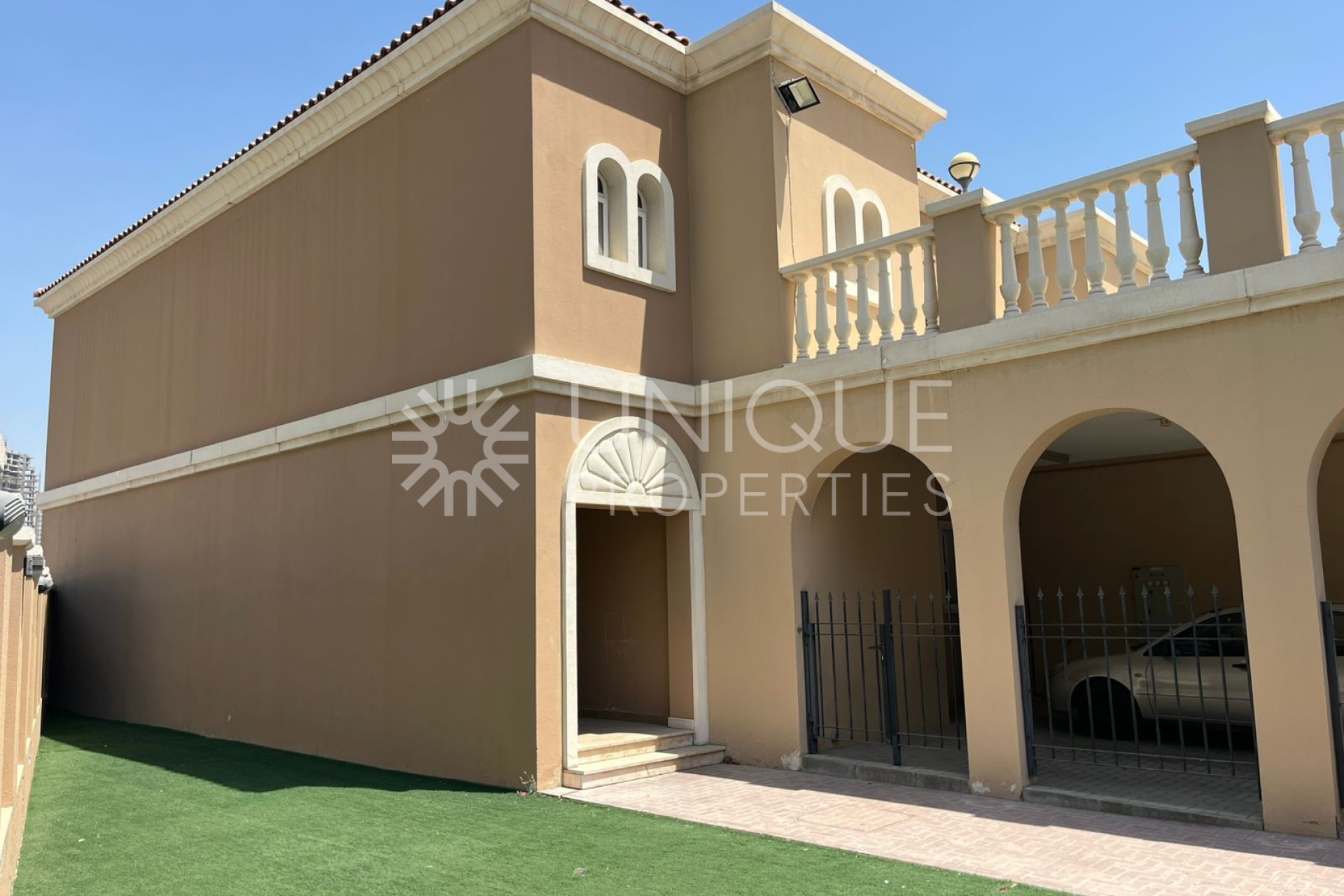 Corner Unit | Private Garden | Negotiable