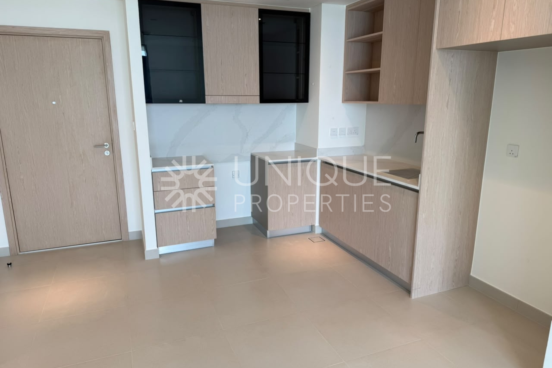 Luxury 2BR | Golf View | Prime Location | Spacious
