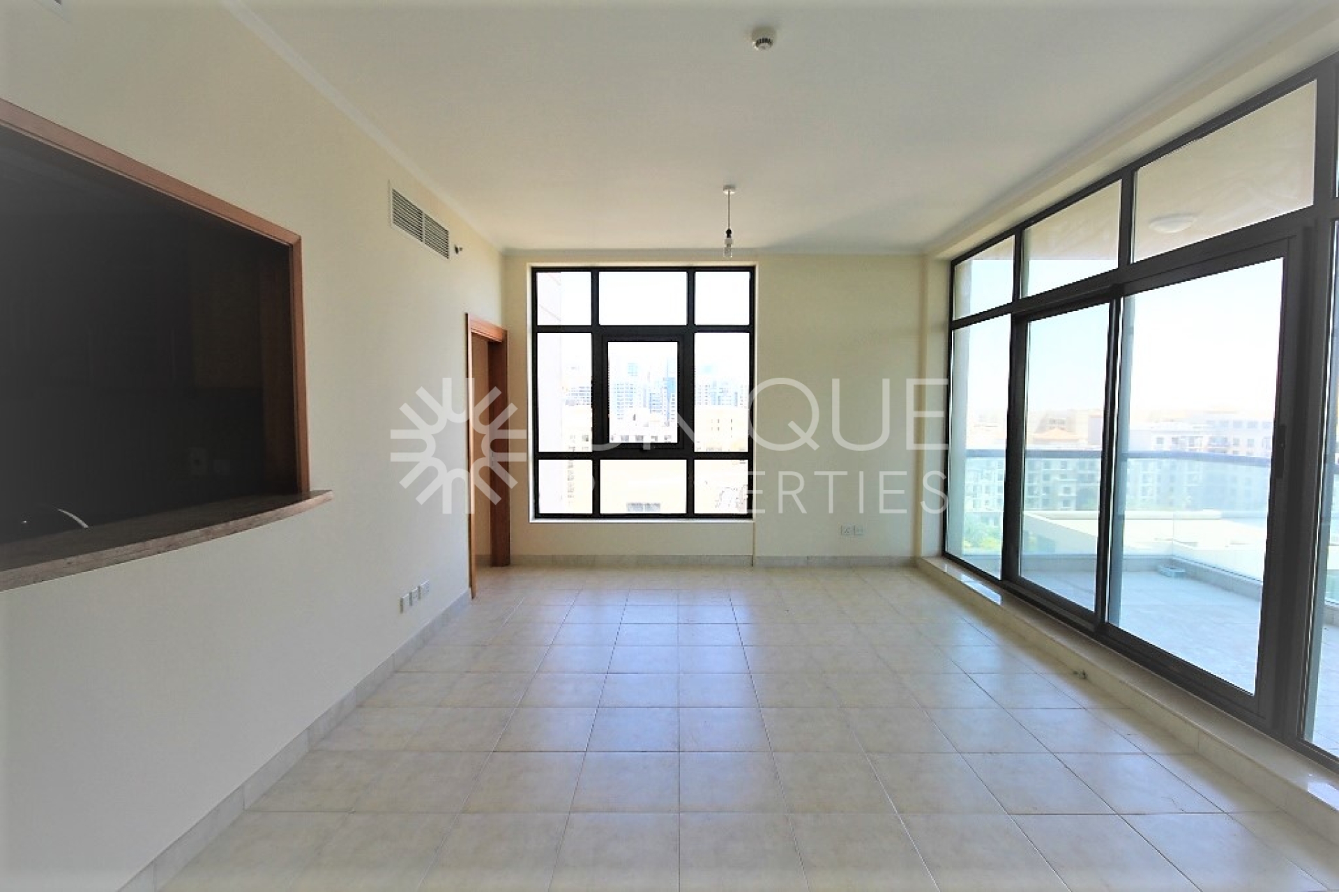 Well-Maintained 2BR | Prime Emaar Community